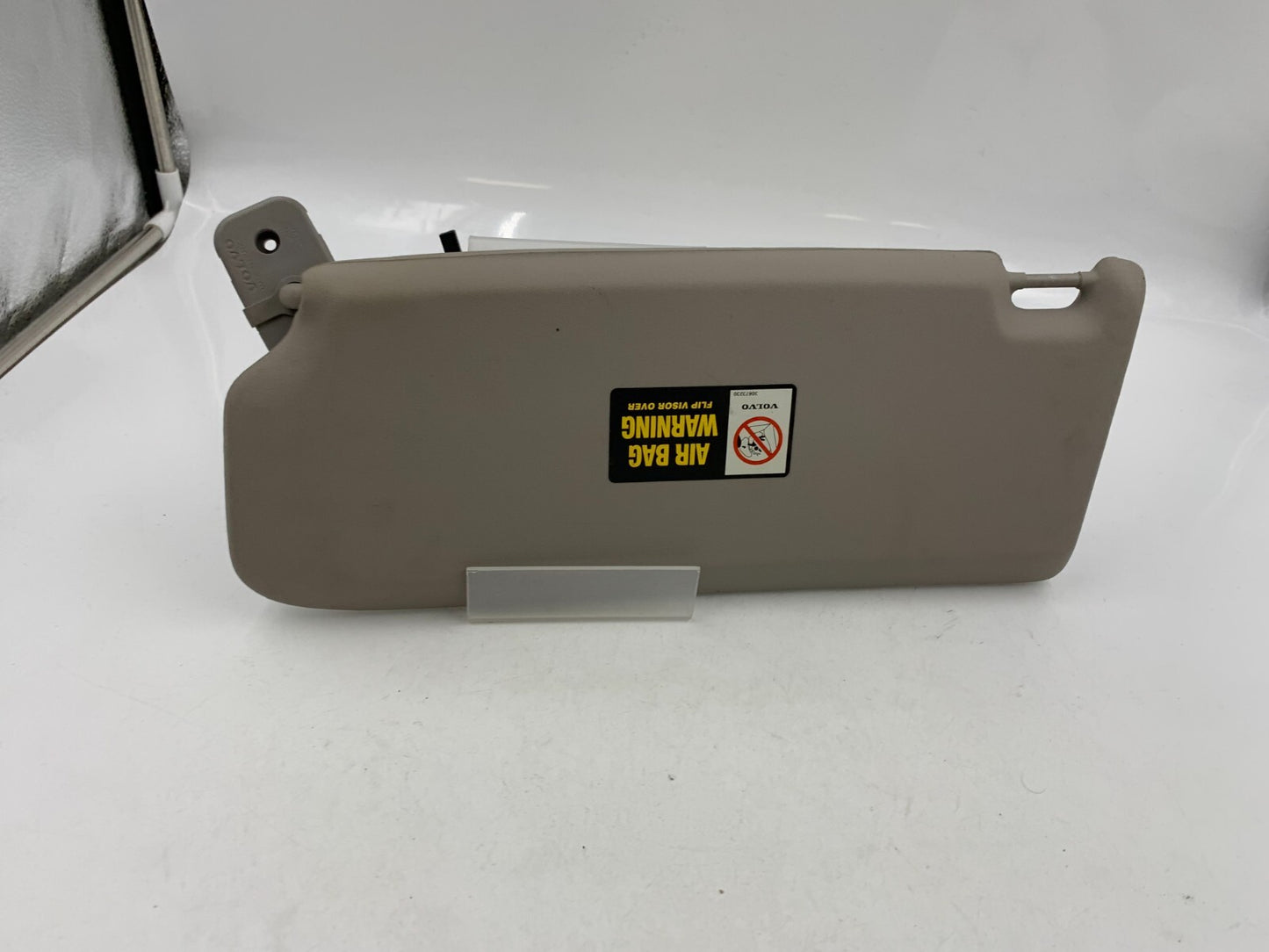 2004-2006 Volvo V50 Passenger Sun Visor Gray Illuminated OEM B03B18021