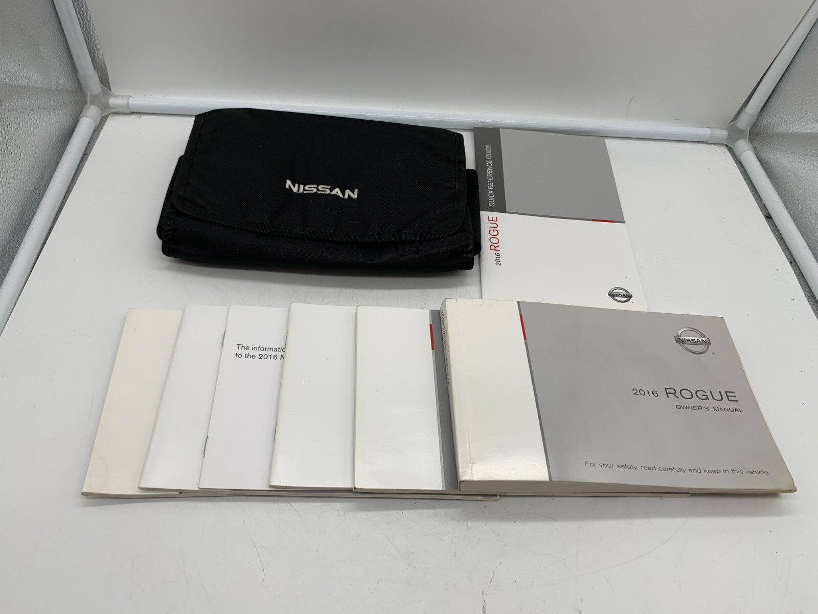 2016 Nissan Rogue Owners Manual Set with Case OEM B01B54038