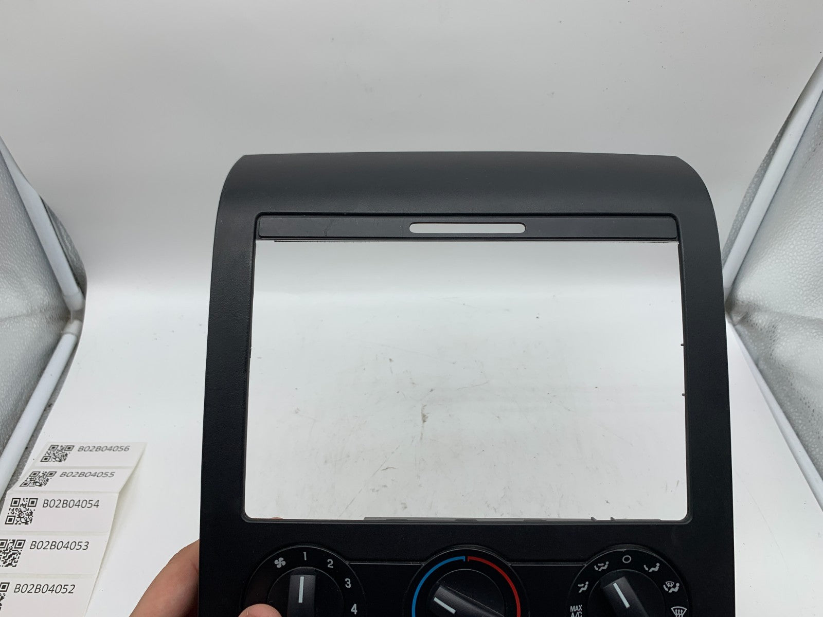 2004-2006 Ford F150 F-150 AC Heater Climate Control wDash Bezel OEM B02B04047