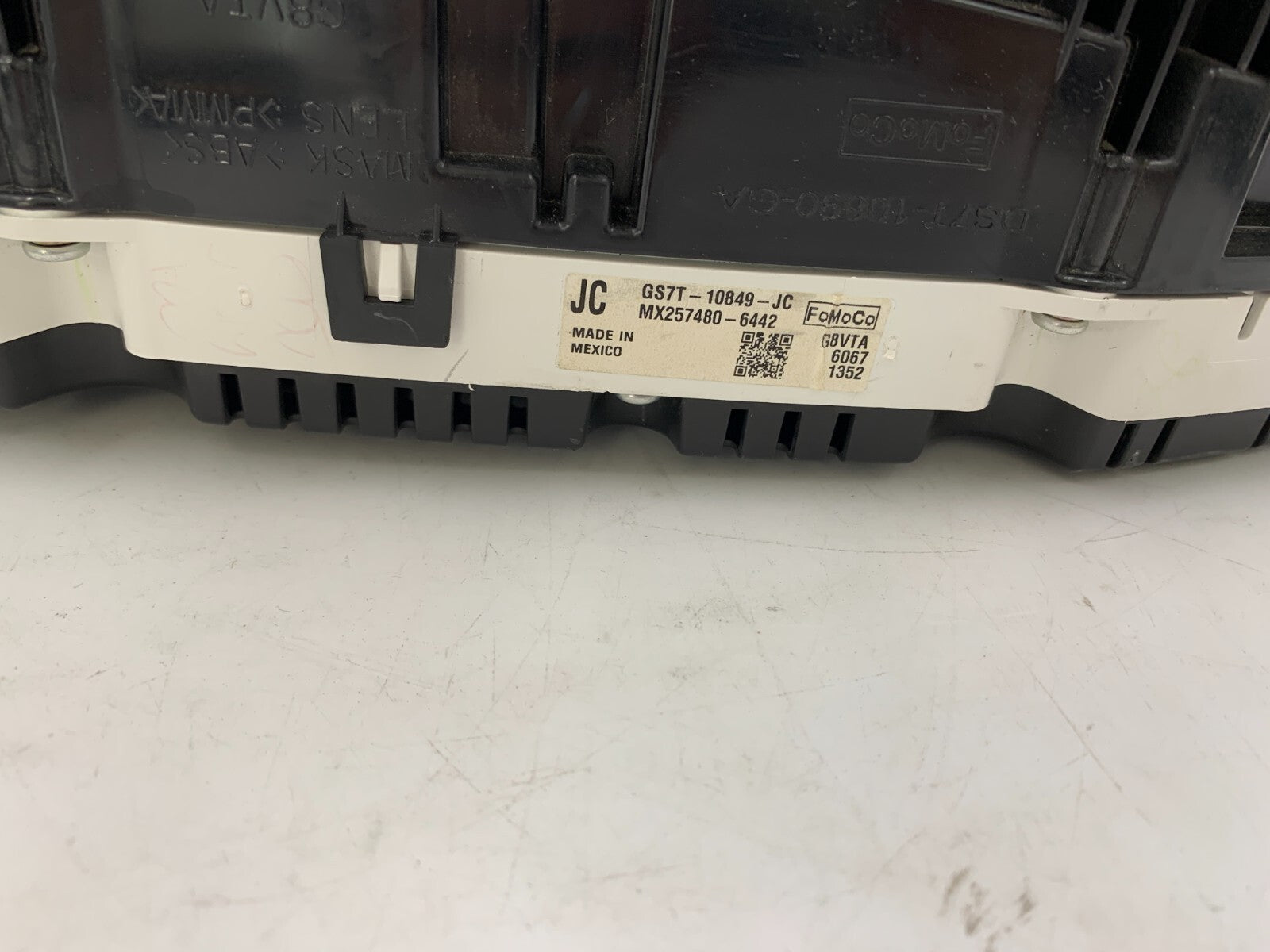 2016 Ford Fusion Speedometer Instrument Cluster 69,507 Miles OEM B02B43026