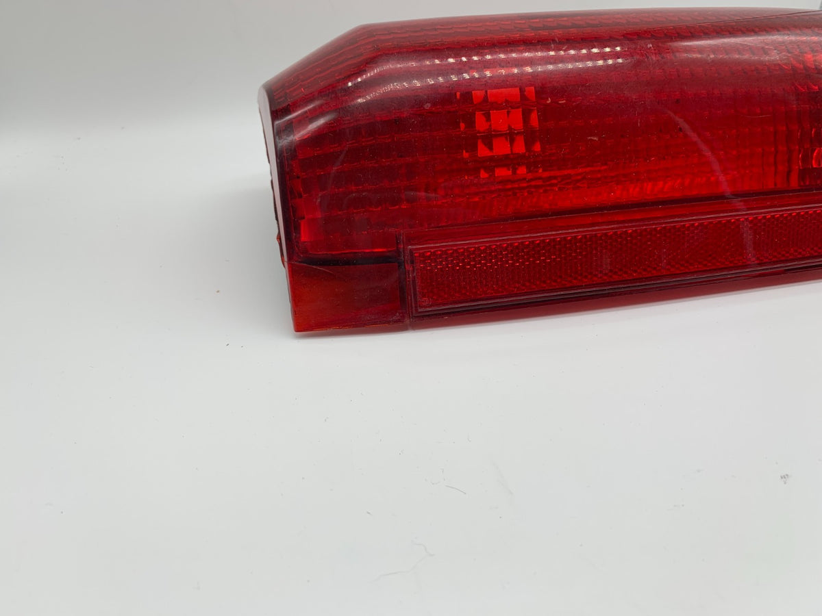 1987-1990 Ford F-250 Driver Side Tail Light Taillight Styleside OEM B03B17007
