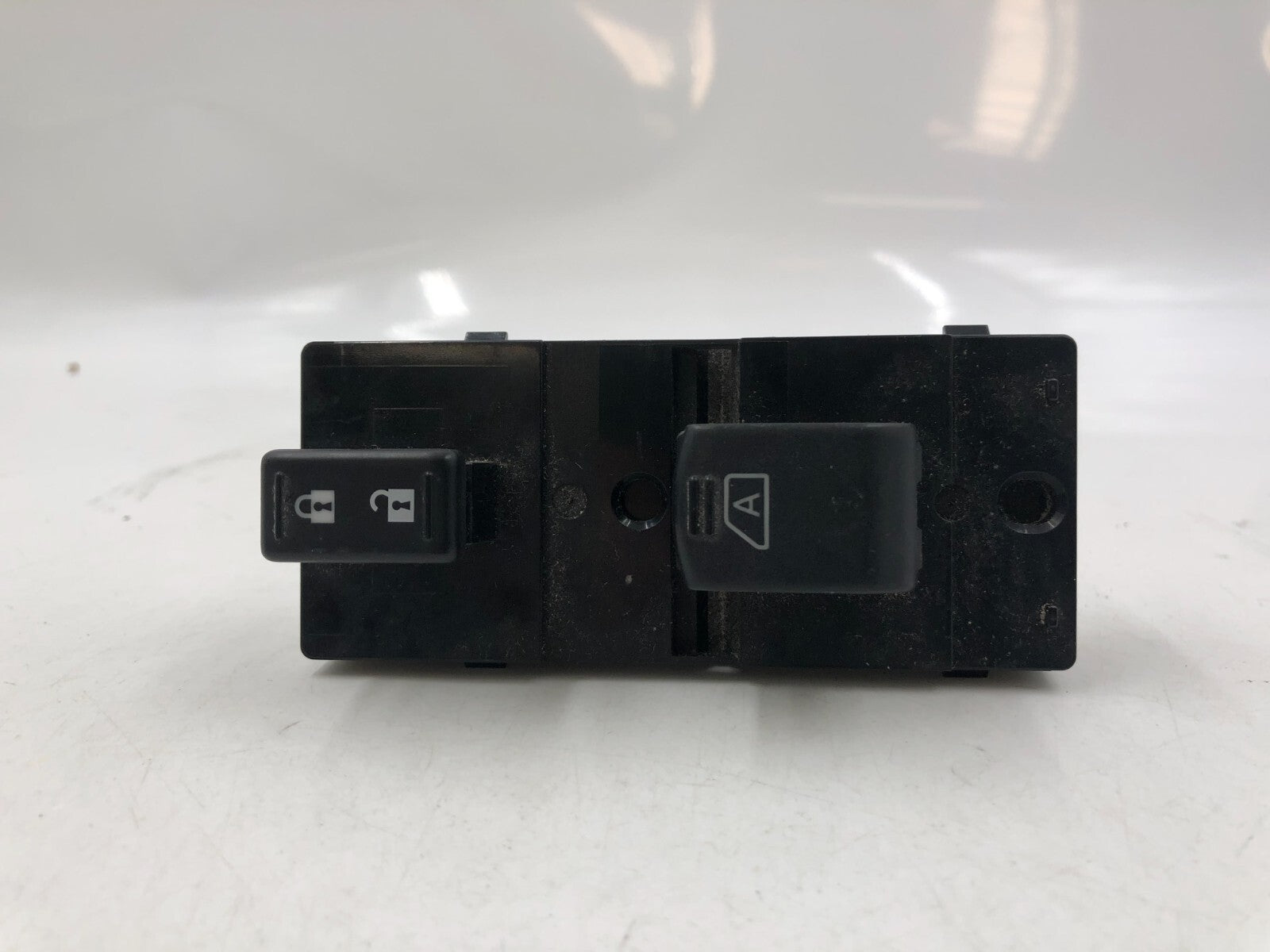 2007-2012 Nissan Altima Master Power Window Switch OEM C03B24028