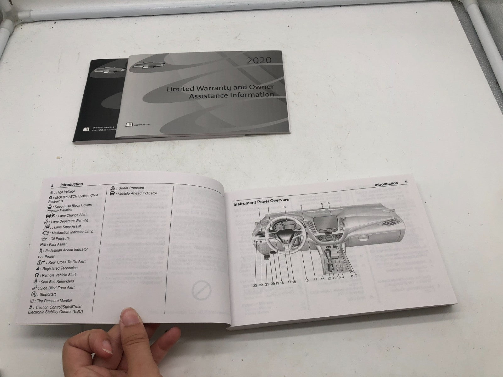 2020 Chevrolet Malibu Owners Manual Set OEM A01B12004