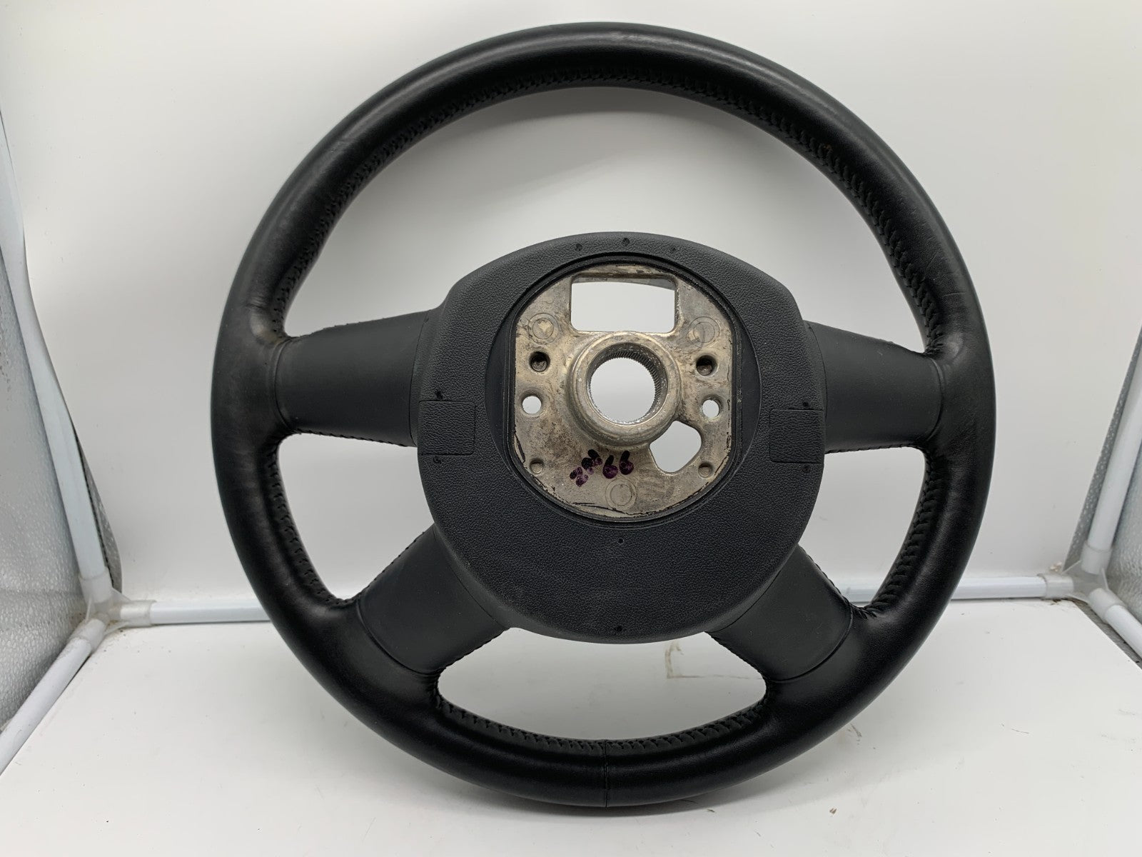 2004-2007 Audi A4 Steering Wheel Assembly Without Airbag OEM C01B09007