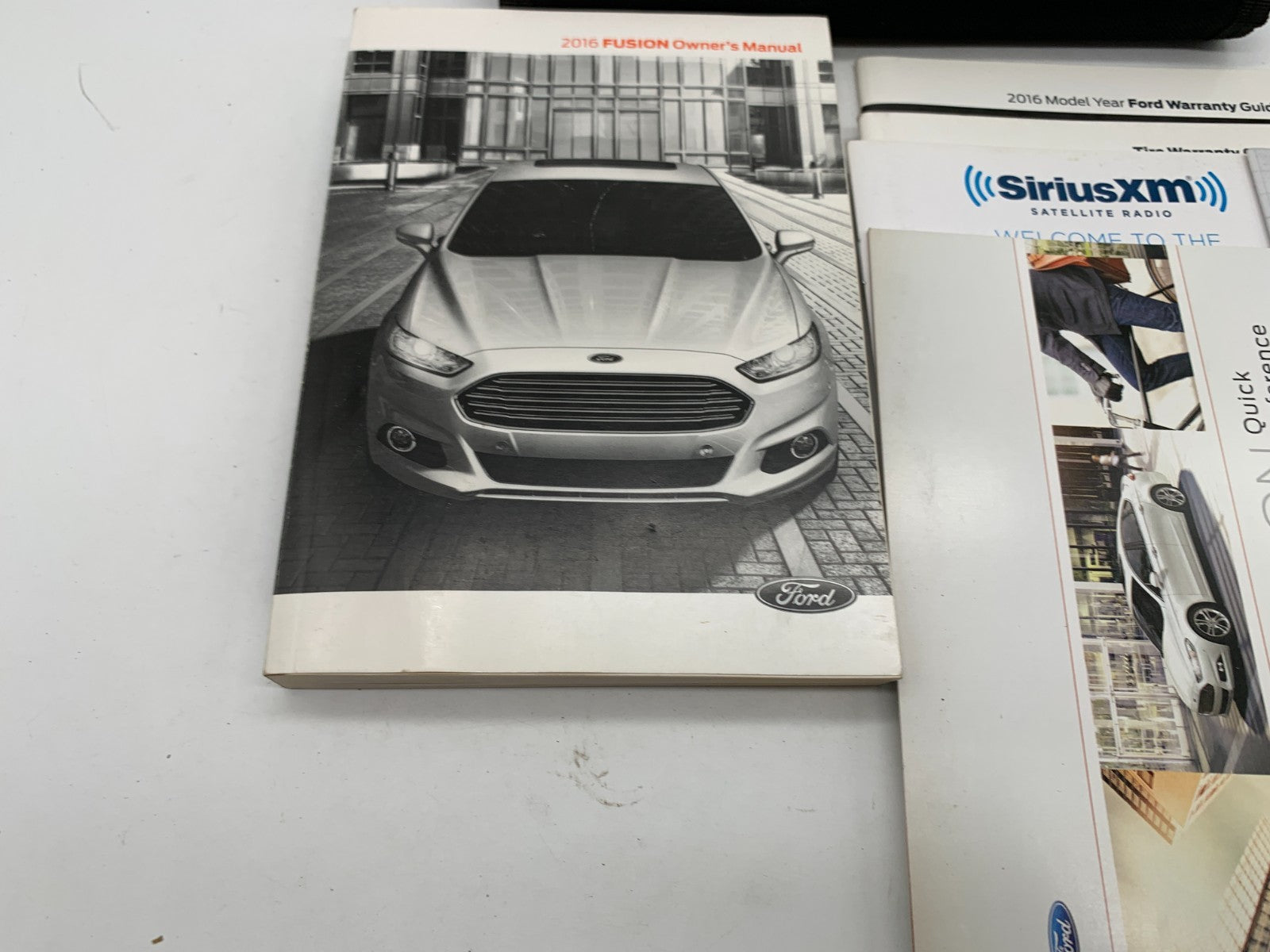 2016 Ford Fusion Owners Manual Set with Case OEM D01B37014