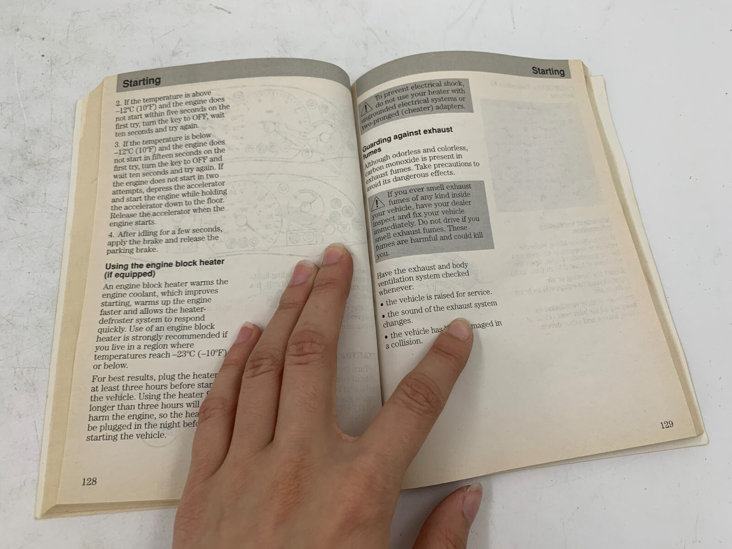 2001 Ford Focus Owners Manual OEM A04B27031