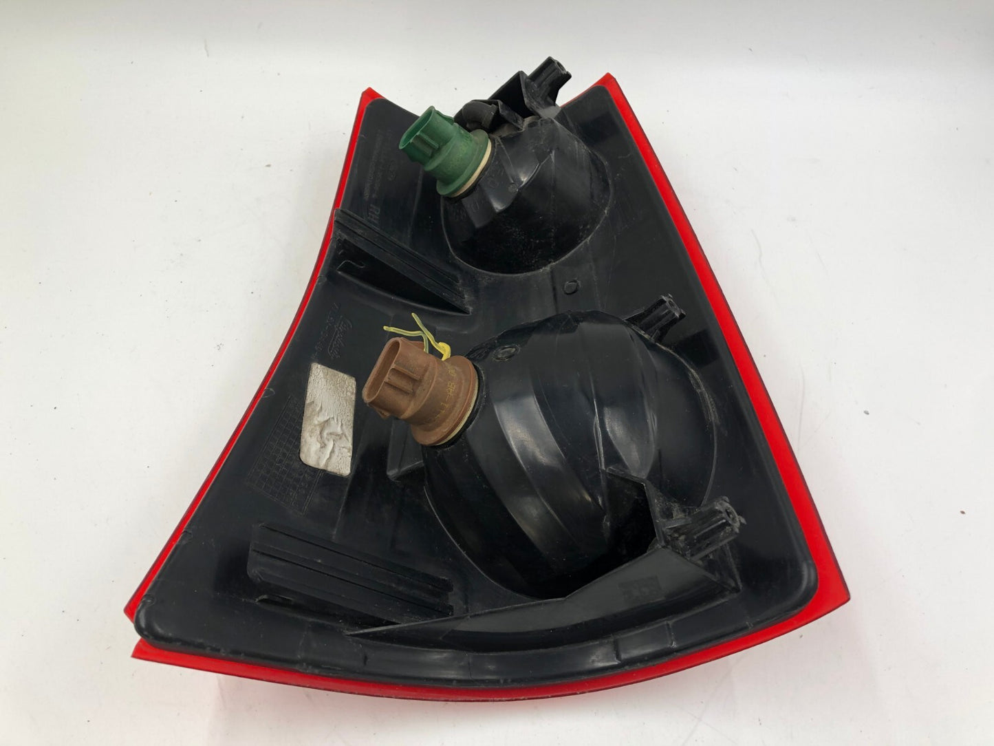 2001-2005 Ford Explorer Passenger Side Tail Light Taillight OEM D04B64005