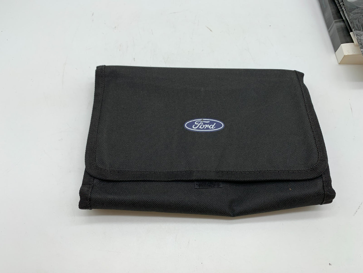 2017 Ford Explorer Owners Manual Set with Case OEM C02B07010