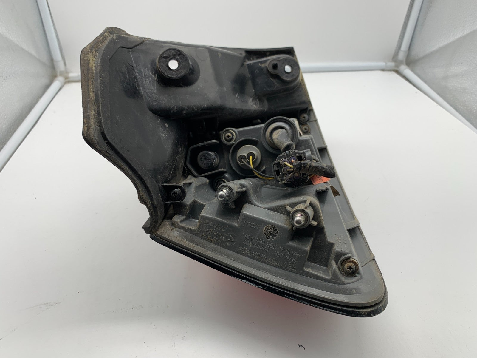 2014-2018 Jeep Grand Cherokee Passenger Side Tail Light Taillight OEM C04B61005