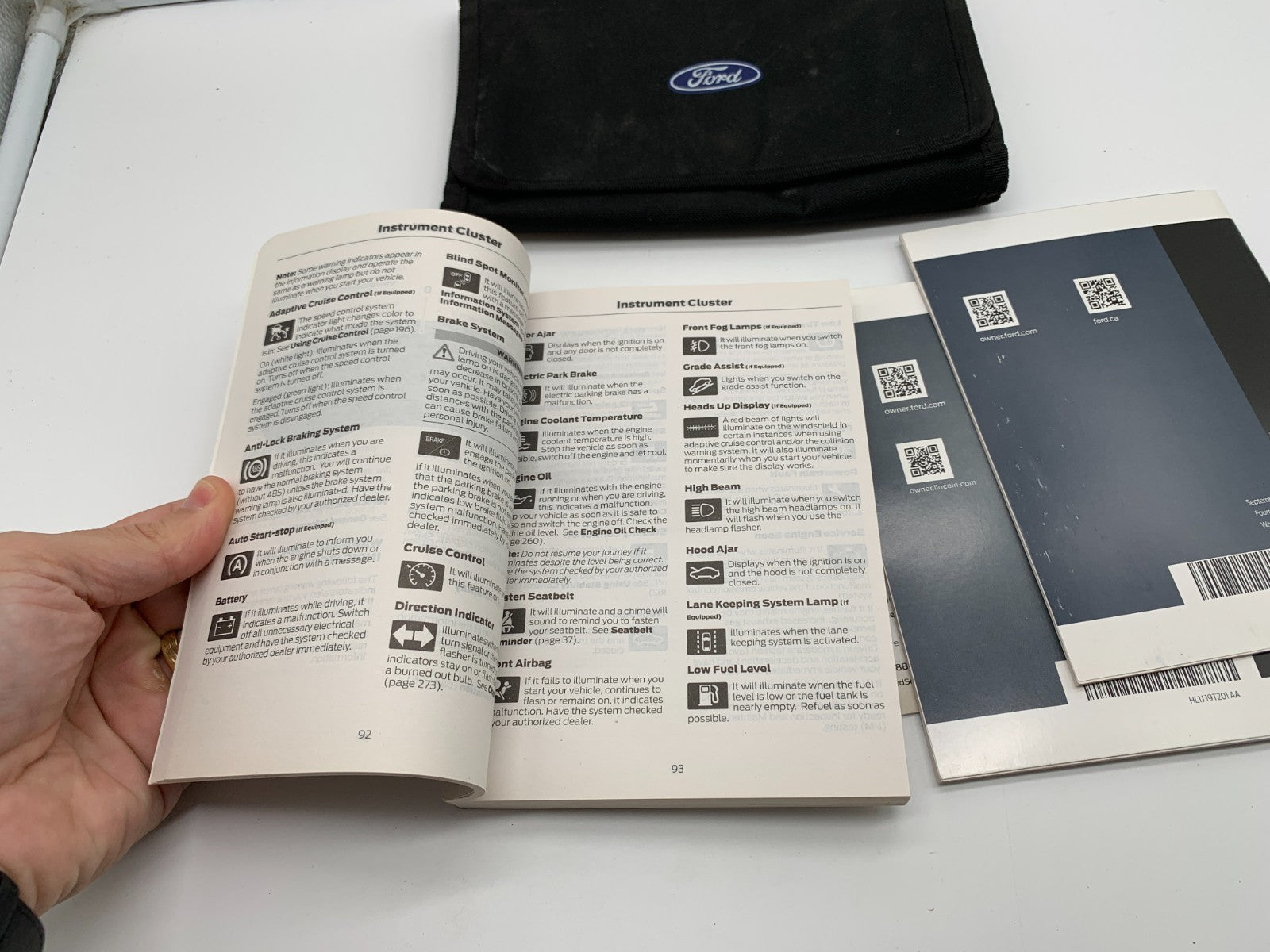 2018 Ford Fusion Owners Manual Set with Case OEM A01B44012