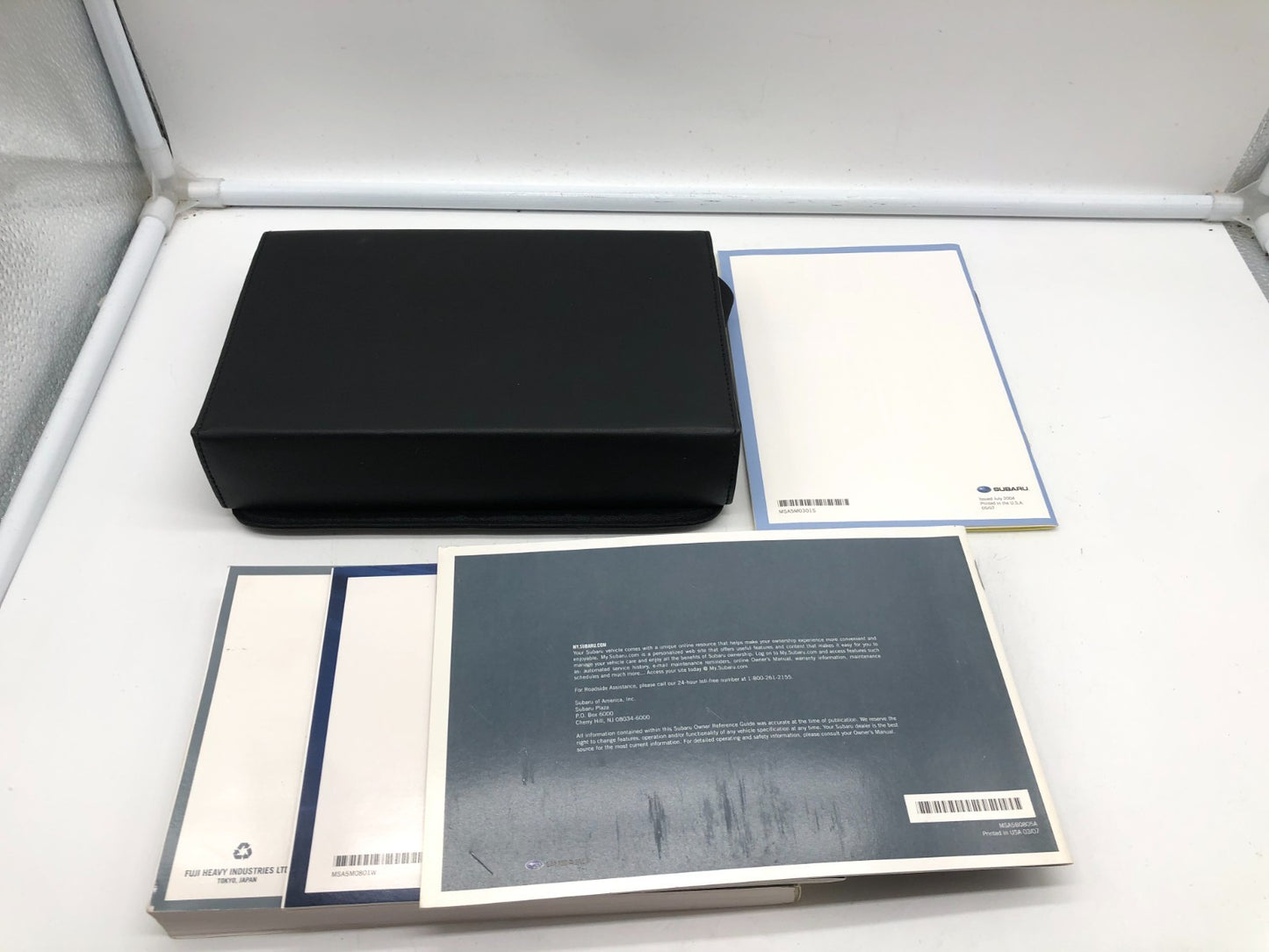 2008 Subaru Legacy Owners Manual Set with Case OEM B04B32089