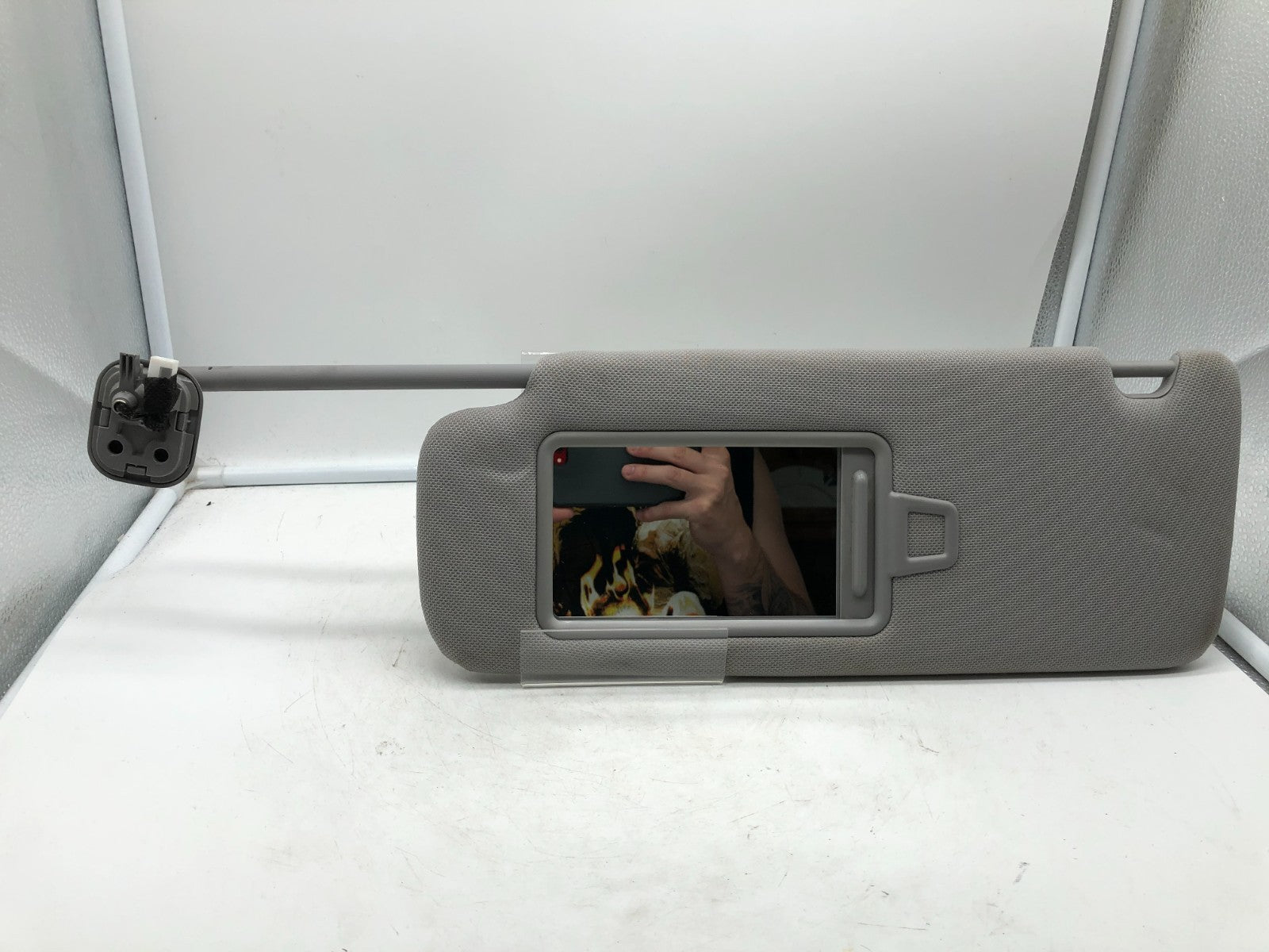 2015-2019 Hyundai Sonata Driver Sun Visor Gray Illuminated OEM B01B35004