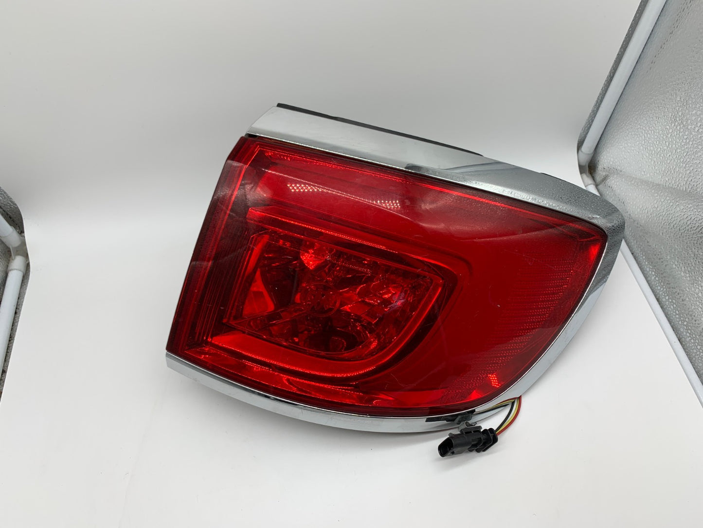 2013-2017 Buick Enclave Passenger Side Tail Light Taillight OEM A03B54001