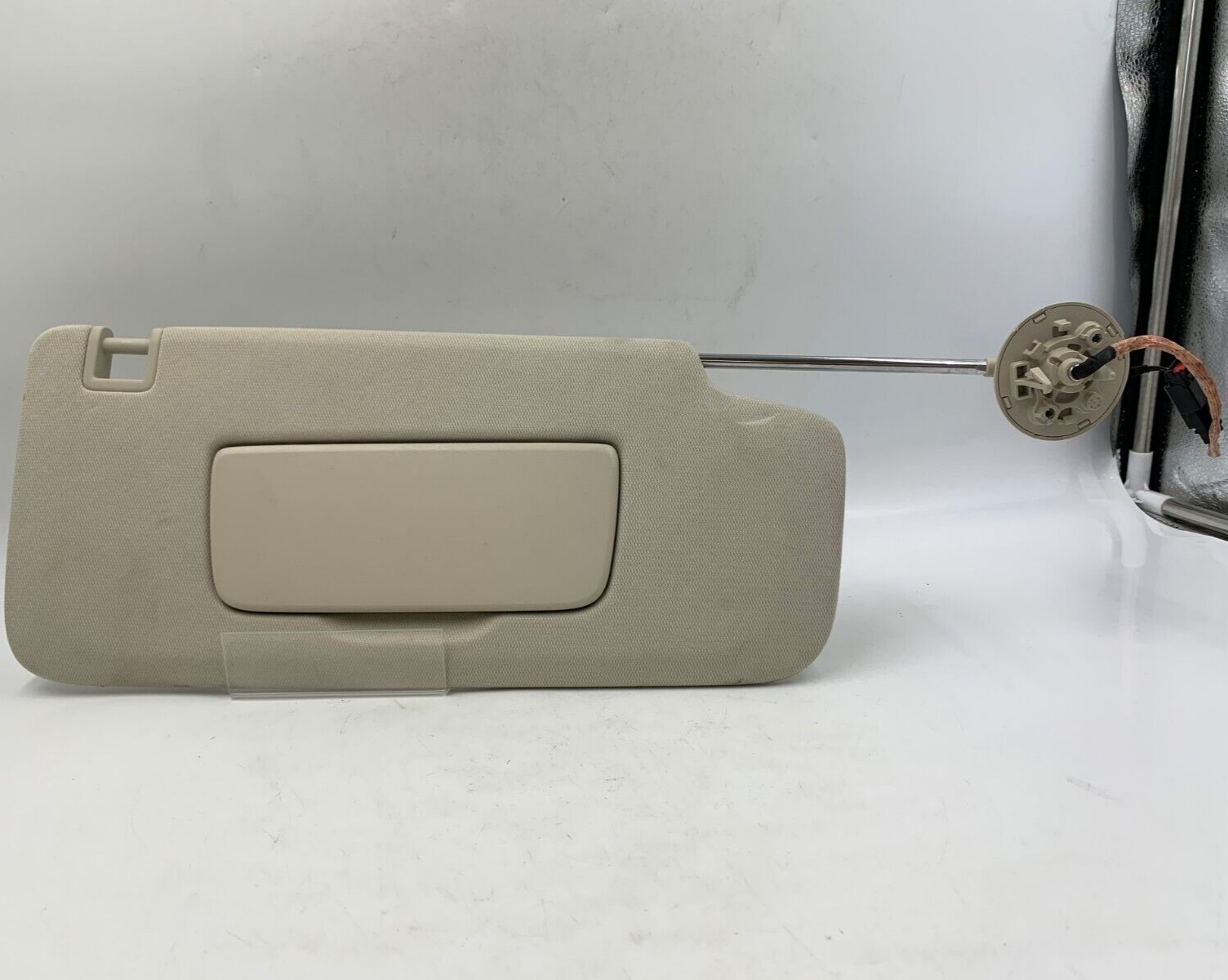 2021-2022 Buick Envision Passenger Sun Visor Gray Illuminated OEM A02B38028