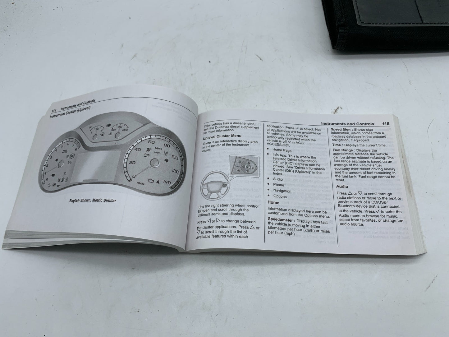 2019 Chevrolet Colorado Owners Manual Set with Case OEM B01B16004