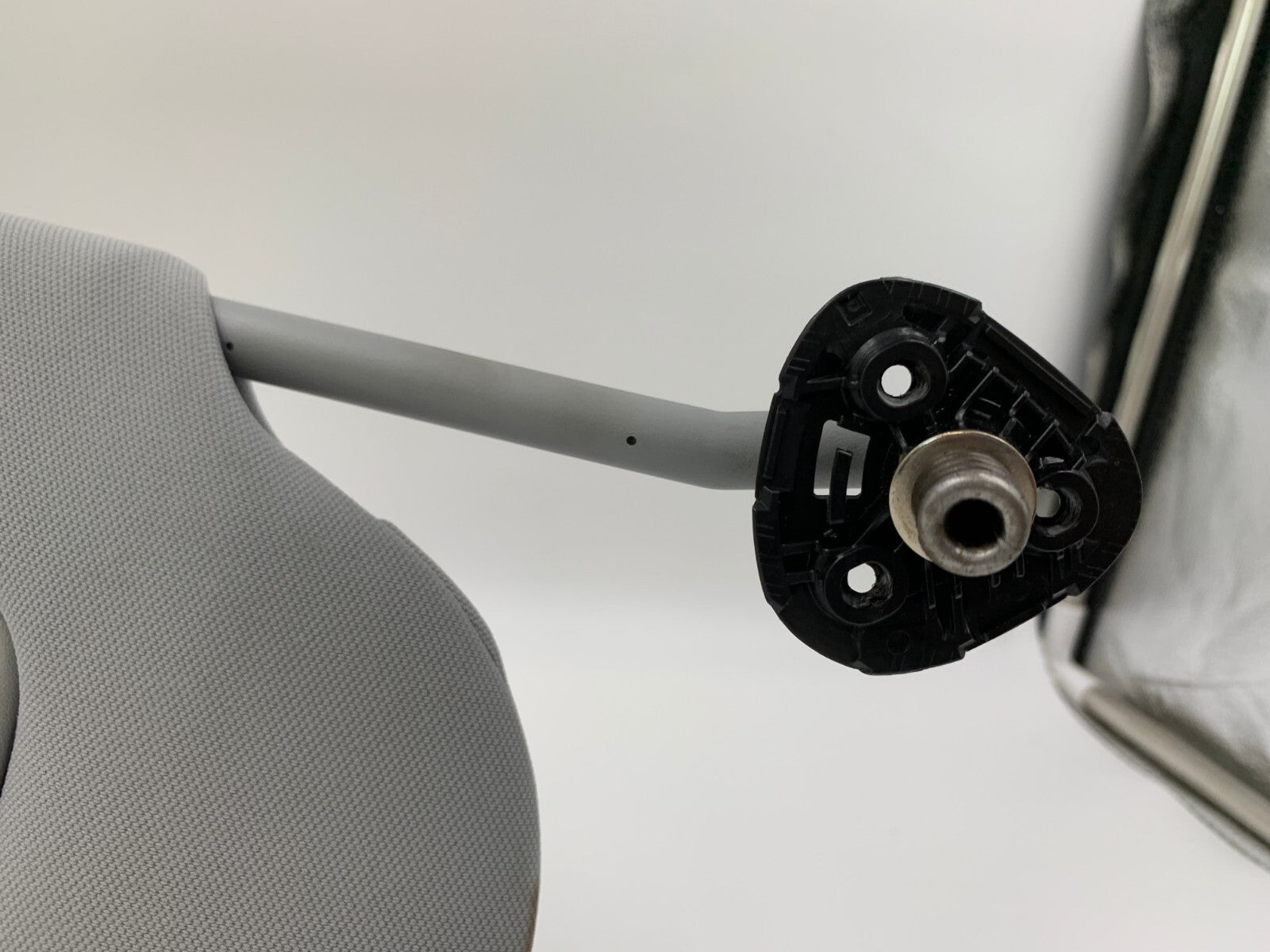 2005-2009 Buick Lacrosse Passenger Sun Visor Gray OEM D02B55032