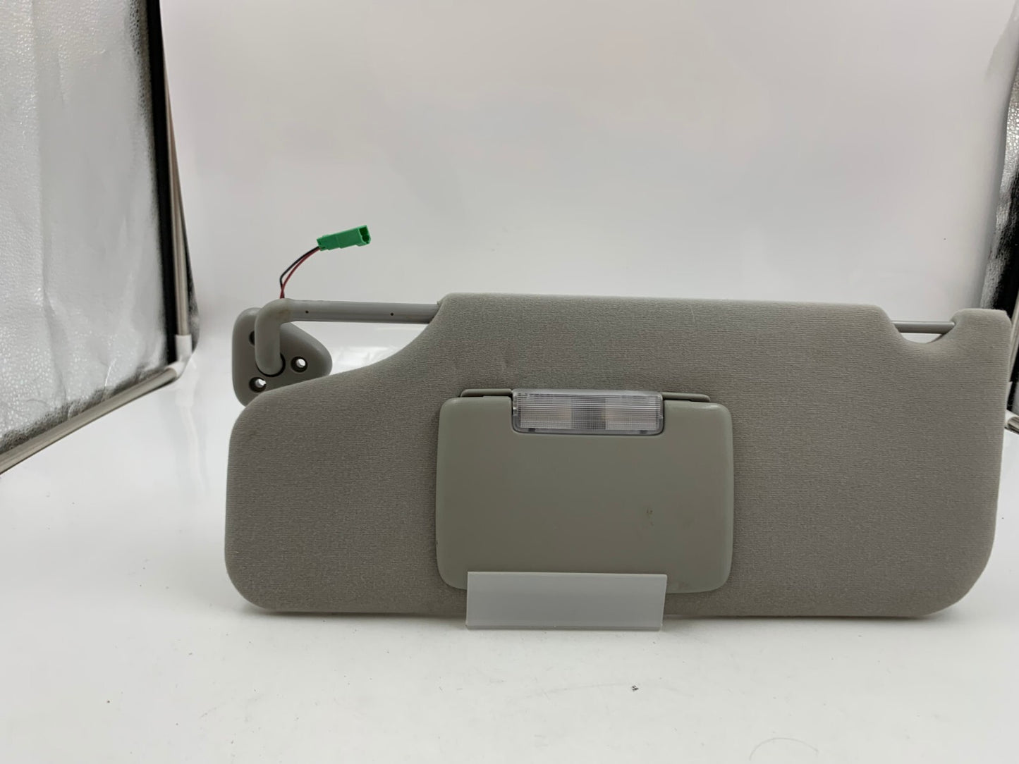 2005-2007 Mercury Montego Driver Sun Visor Gray Illuminated OEM E02B63002