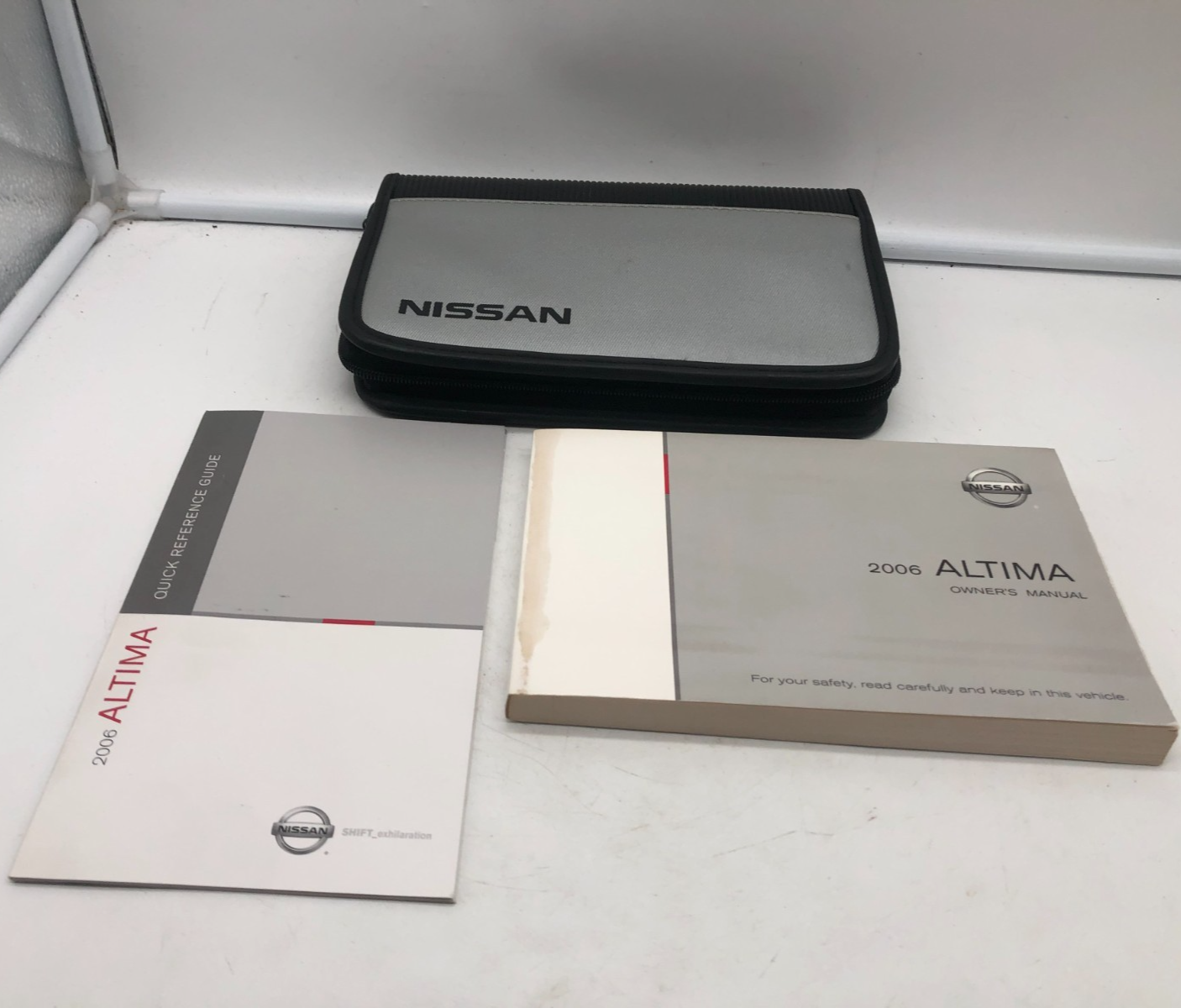2006 Nissan Altima Owners Manual Set with Case OEM A01B05010