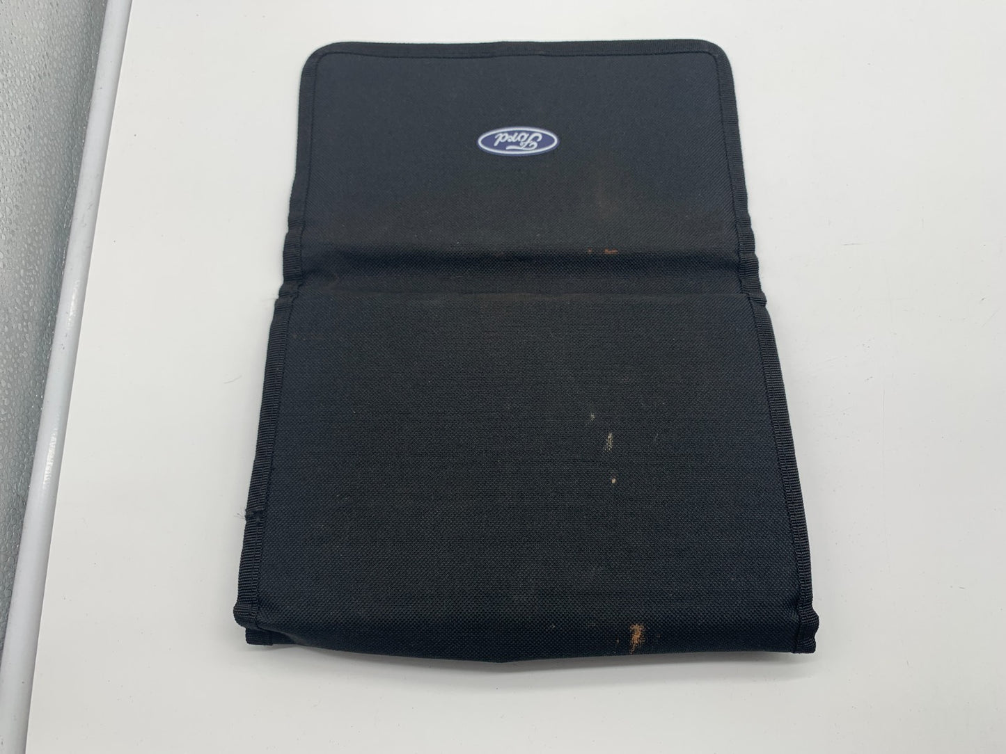 2017 Ford Explorer Owners Manual Set with Case OEM C02B47005