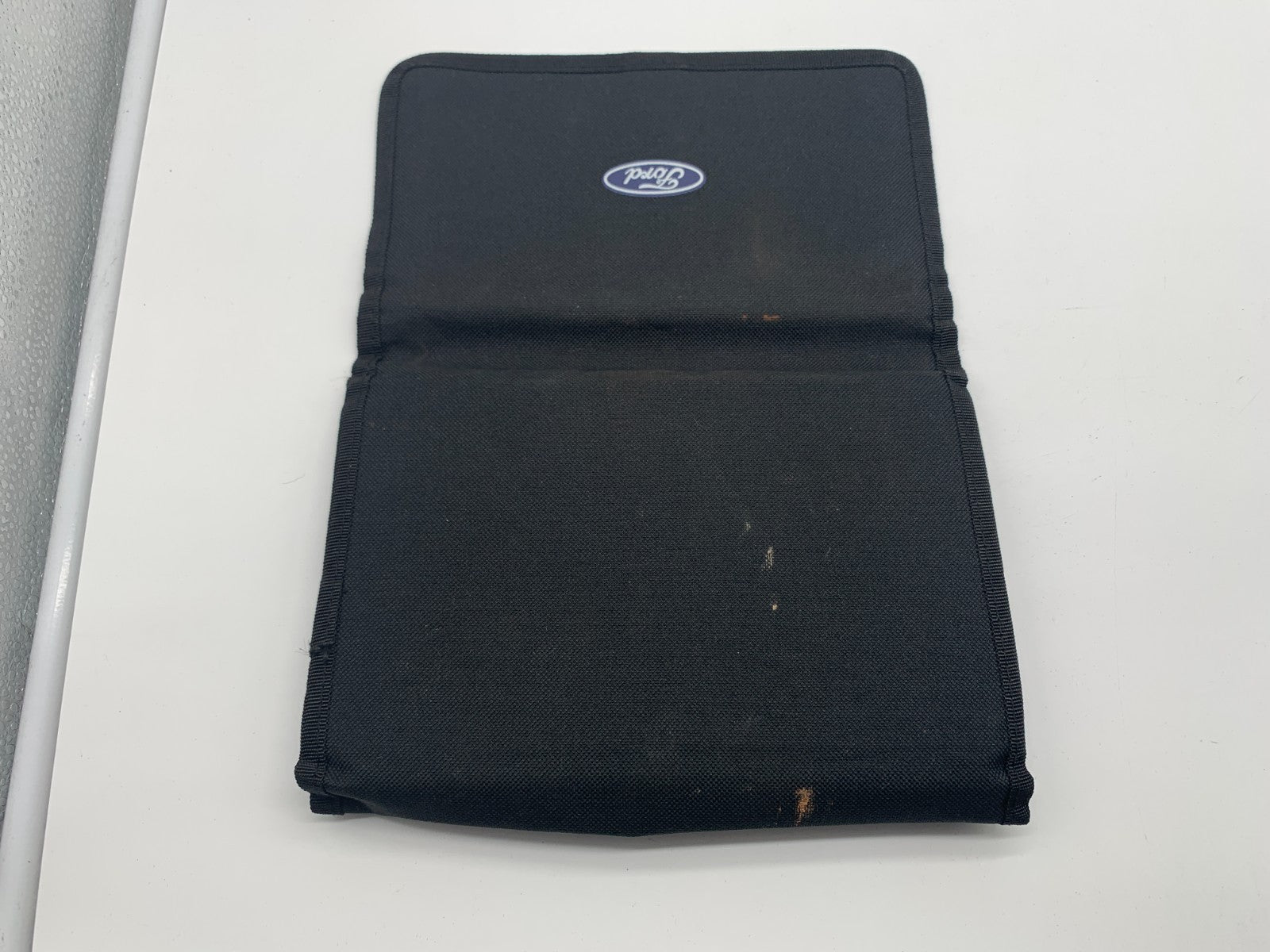 2017 Ford Explorer Owners Manual Set with Case OEM C02B47005
