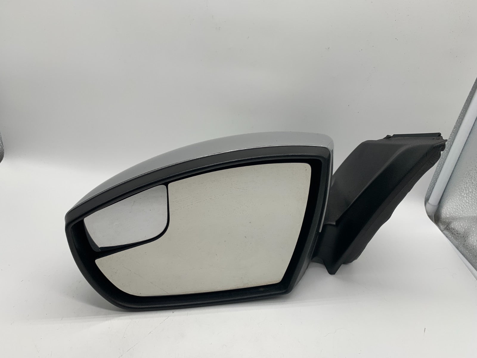 2015-2018 Ford Focus Driver Side View Power Door Mirror Silver OEM D01B05004