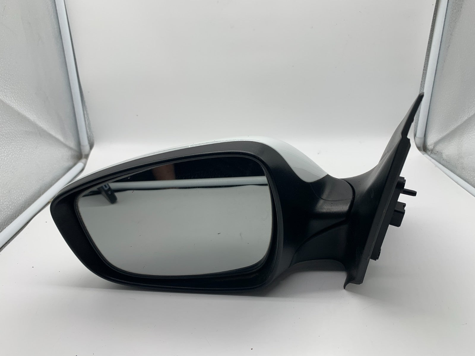 2012-2017 Hyundai Accent Driver Side View Power Door Mirror White OEM C03B69015