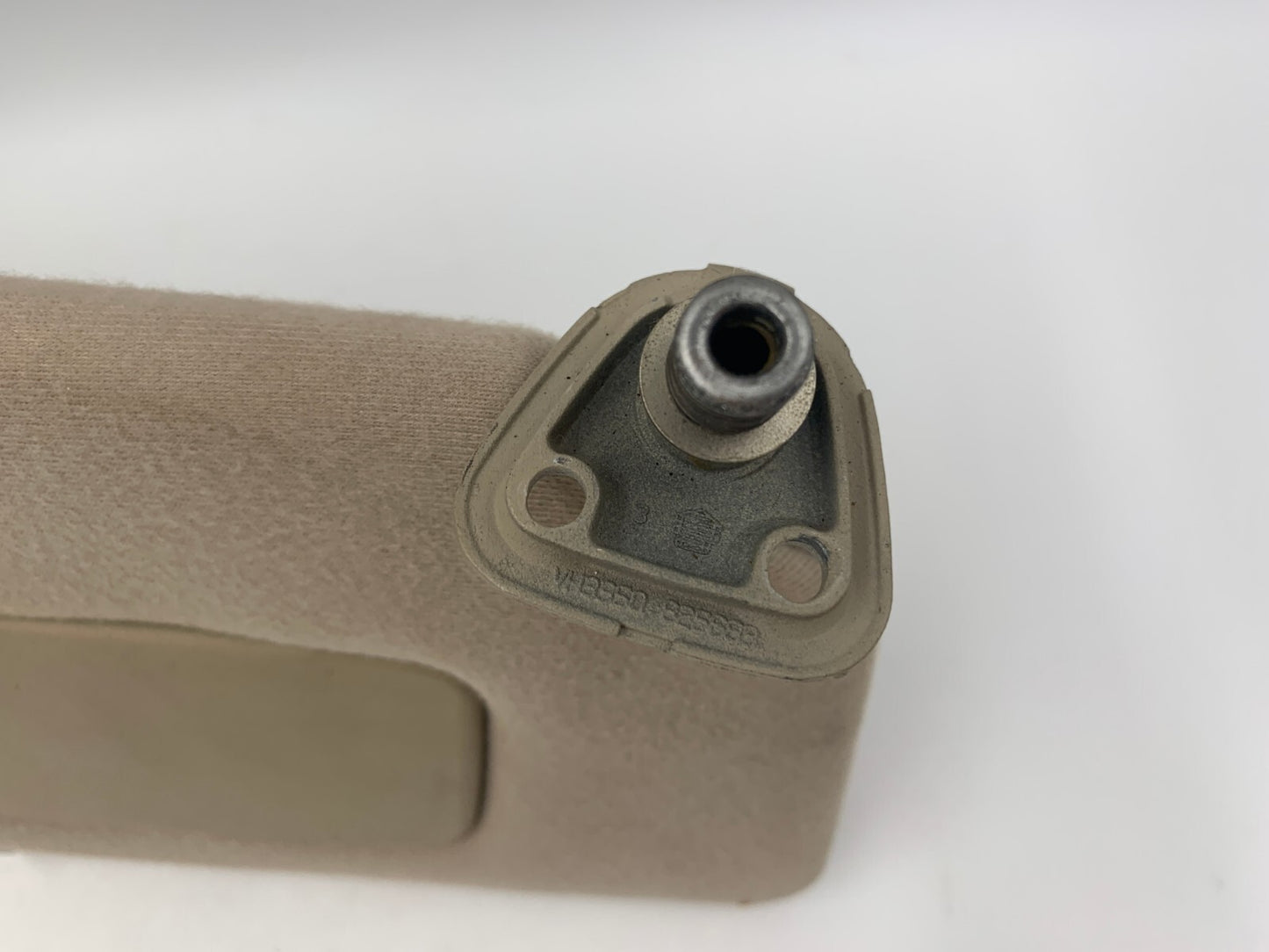 2002-2006 Toyota Camry Passenger Sun Visor Beige OEM D01B25065
