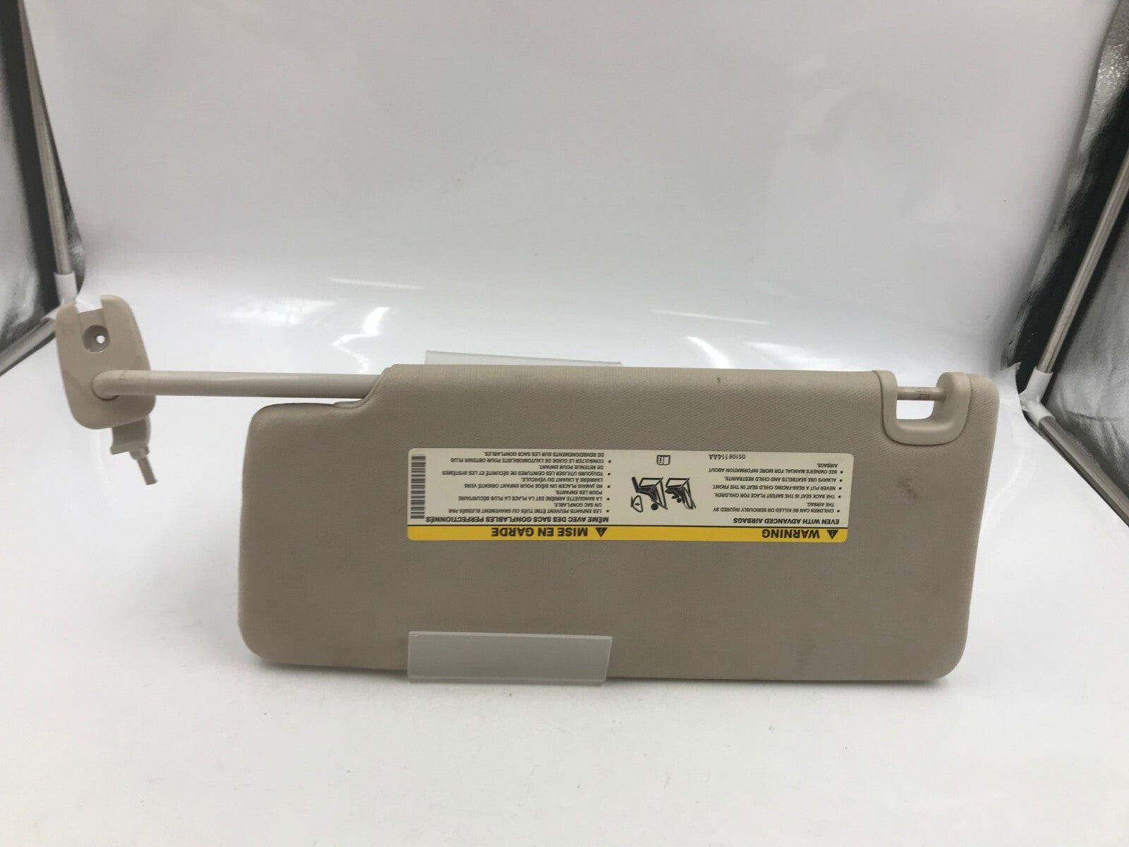 2015 Chrysler 200 Passenger Sun Visor Cream OEM A01B24016
