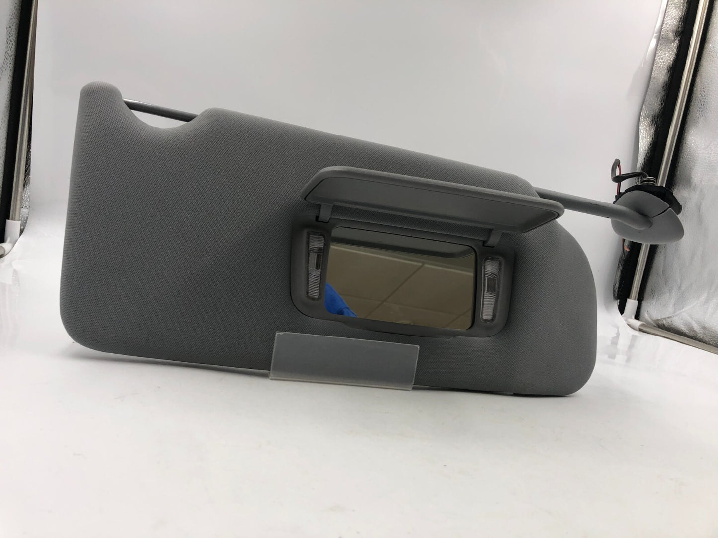 2005-2009 Buick LaCrosse Passenger Sun Visor Gray Illuminated OEM B01B21004