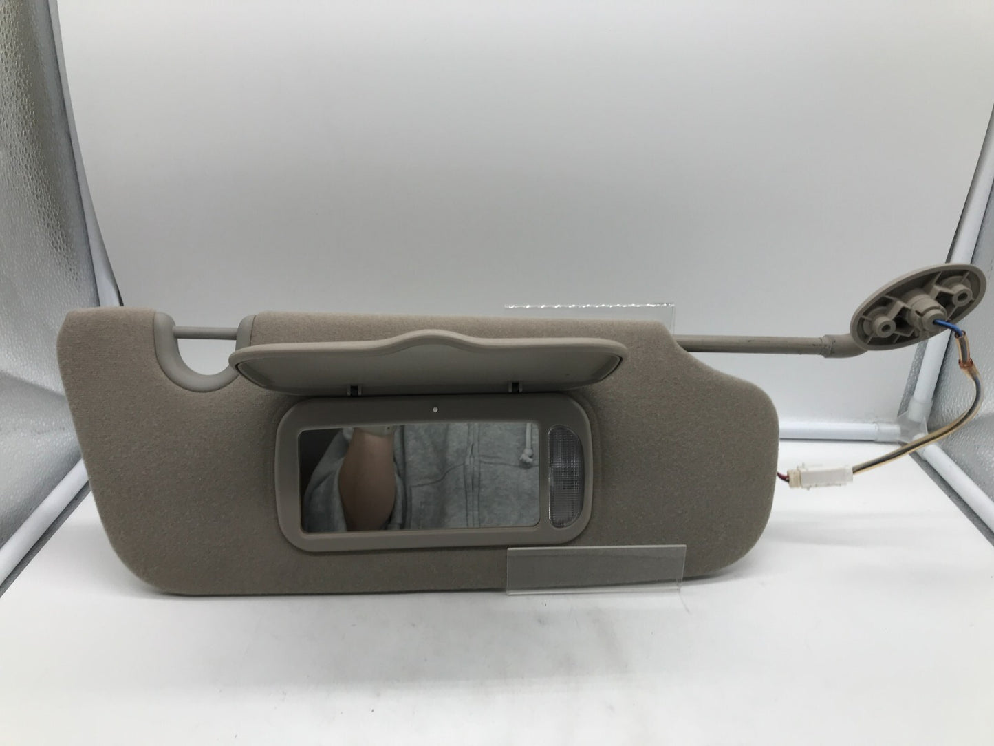 2002-2003 Jeep Liberty Passenger Sun Visor Gray Illumination OEM A01B47014