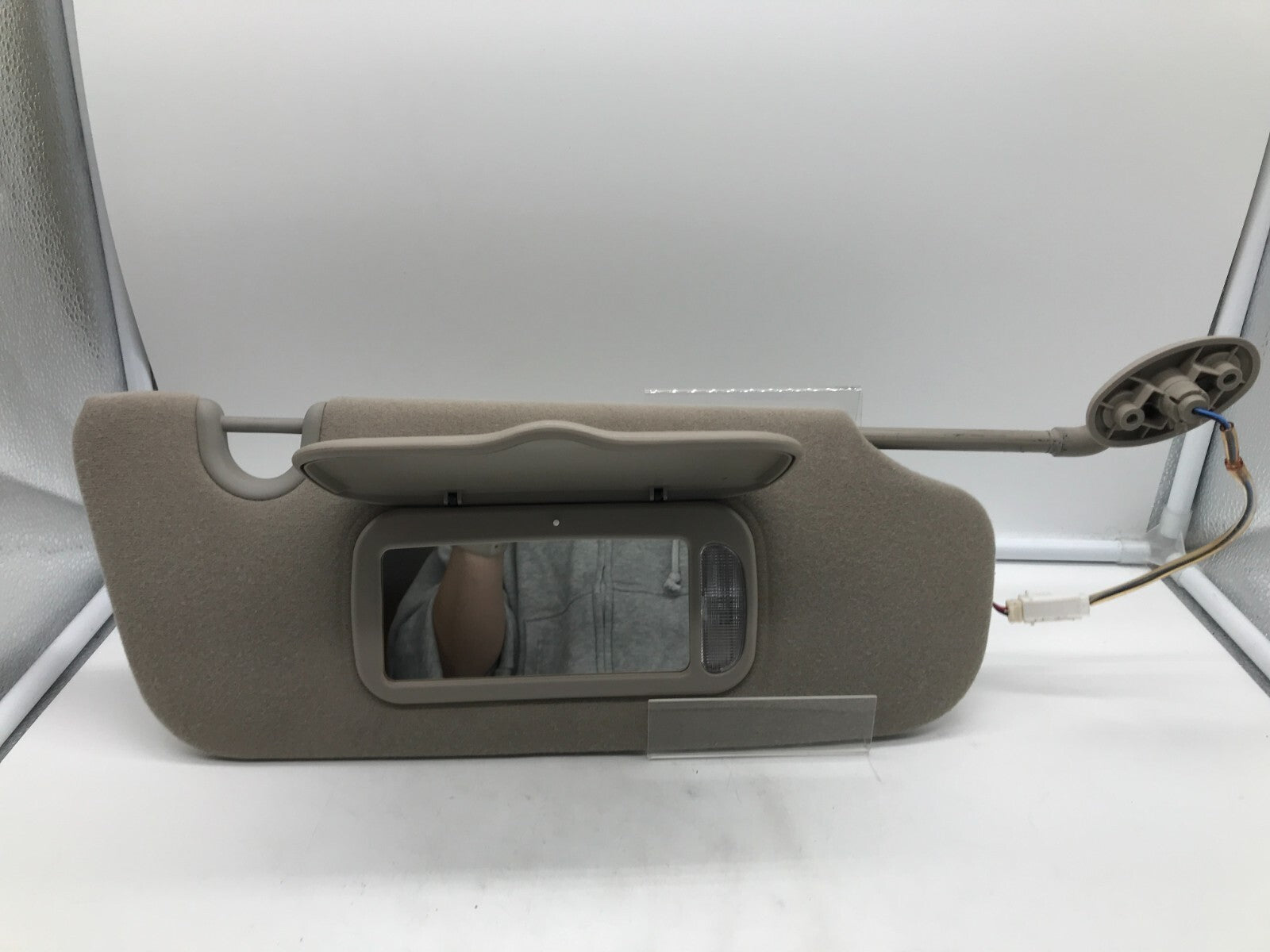2002-2003 Jeep Liberty Passenger Sun Visor Gray Illumination OEM A01B47014