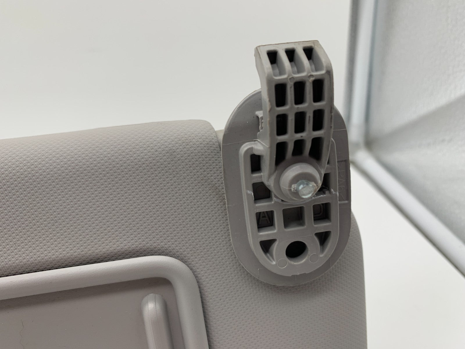 2017-2020 Hyundai Elantra Passenger Sun Visor Gray OEM C01B25027