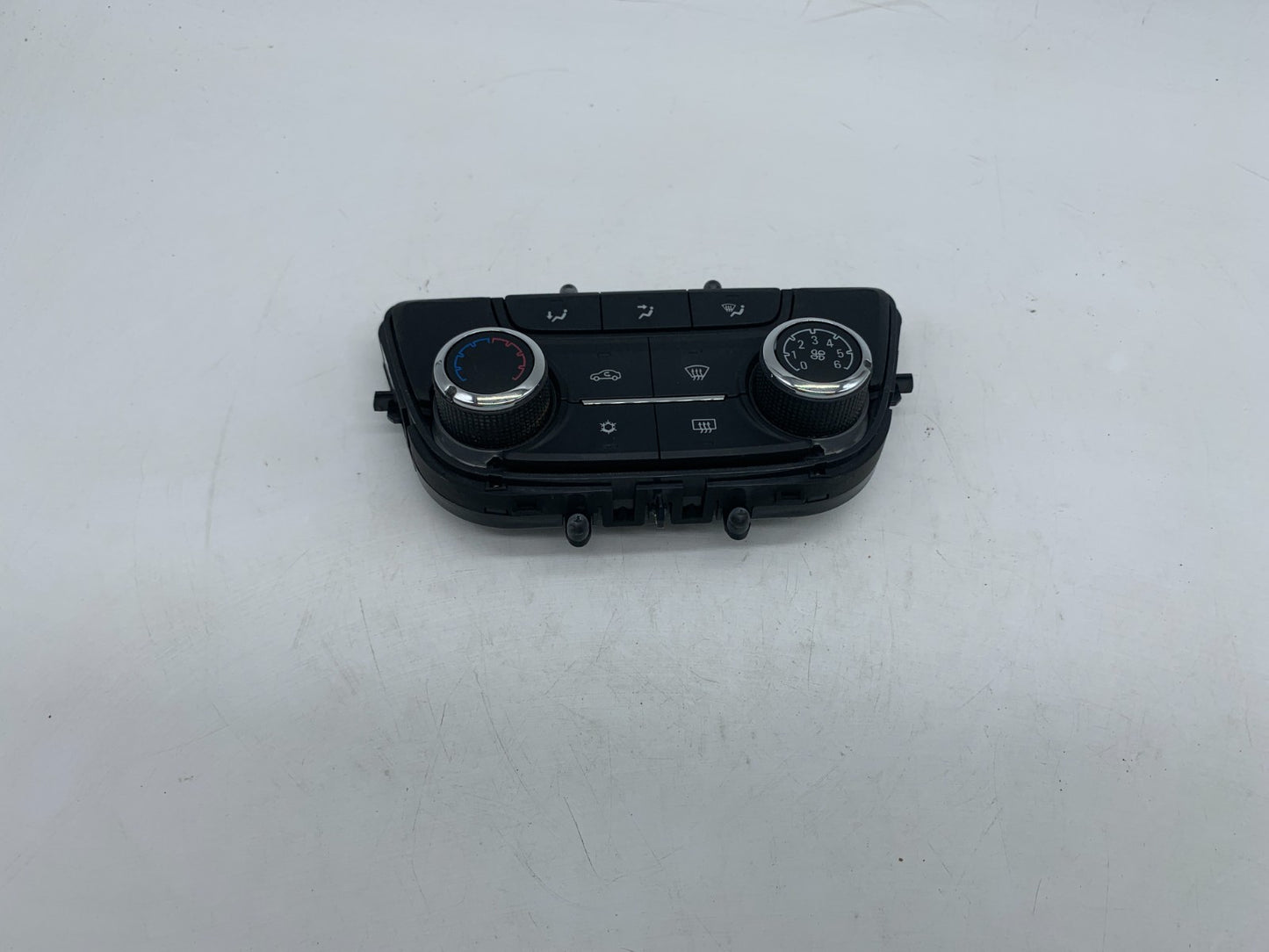 2017-2022 Buick Encore AC Heater Climate Control OEM D03B02014