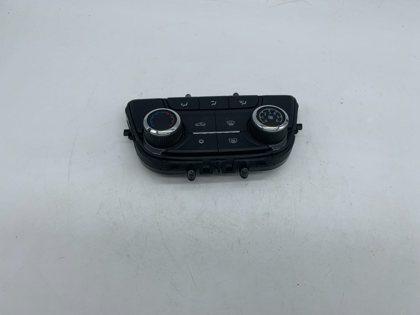 2017-2022 Buick Encore AC Heater Climate Control OEM D03B02014