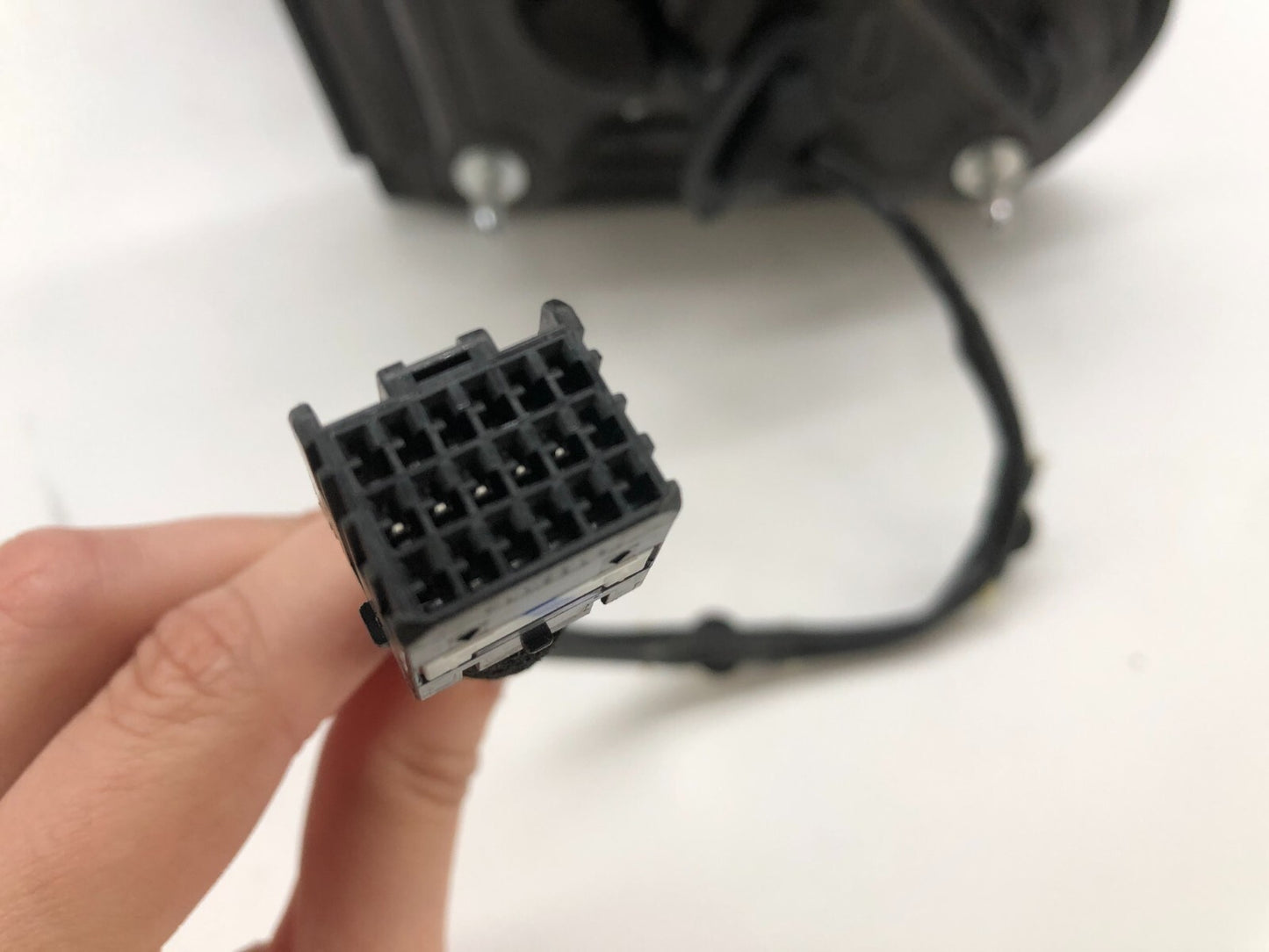 2014-2019 Chevrolet Silverado 1500 Driver Side Power Door Mirror Black E01B20048