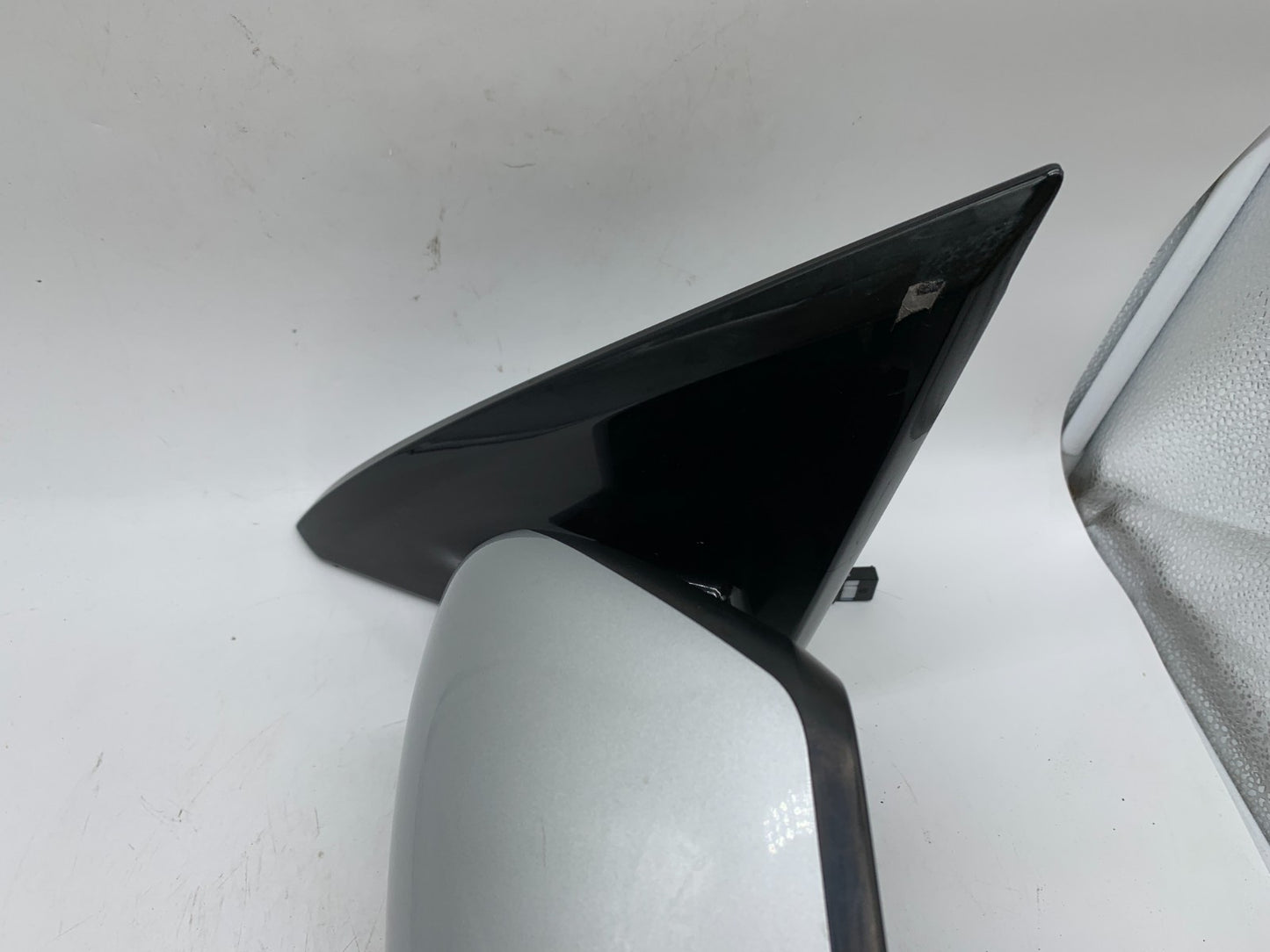 2018-2020 Nissan Pathfinder Driver Side Power Door Mirror Silver OEM C02B01010
