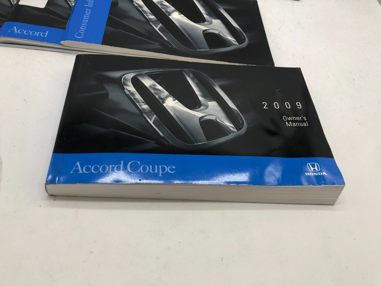 2009 Honda Accord Coupe Owners Manual Set with Case OEM A01B37032