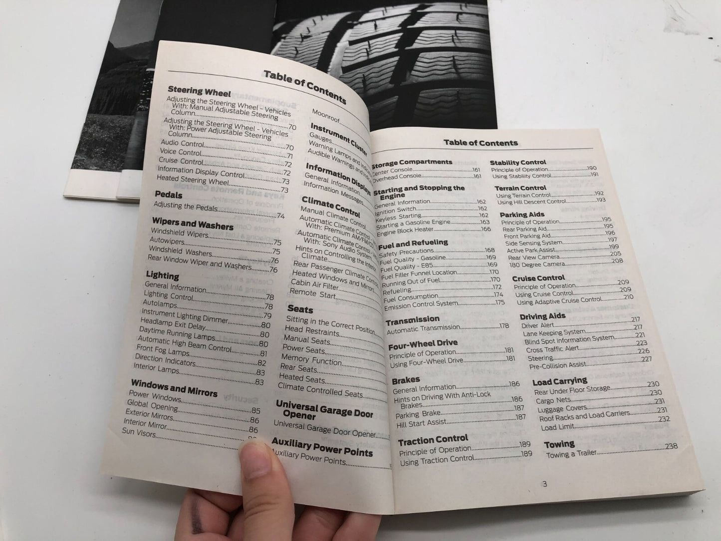 2017 Ford Explorer Owners Manual Set with Case OEM E03B42005