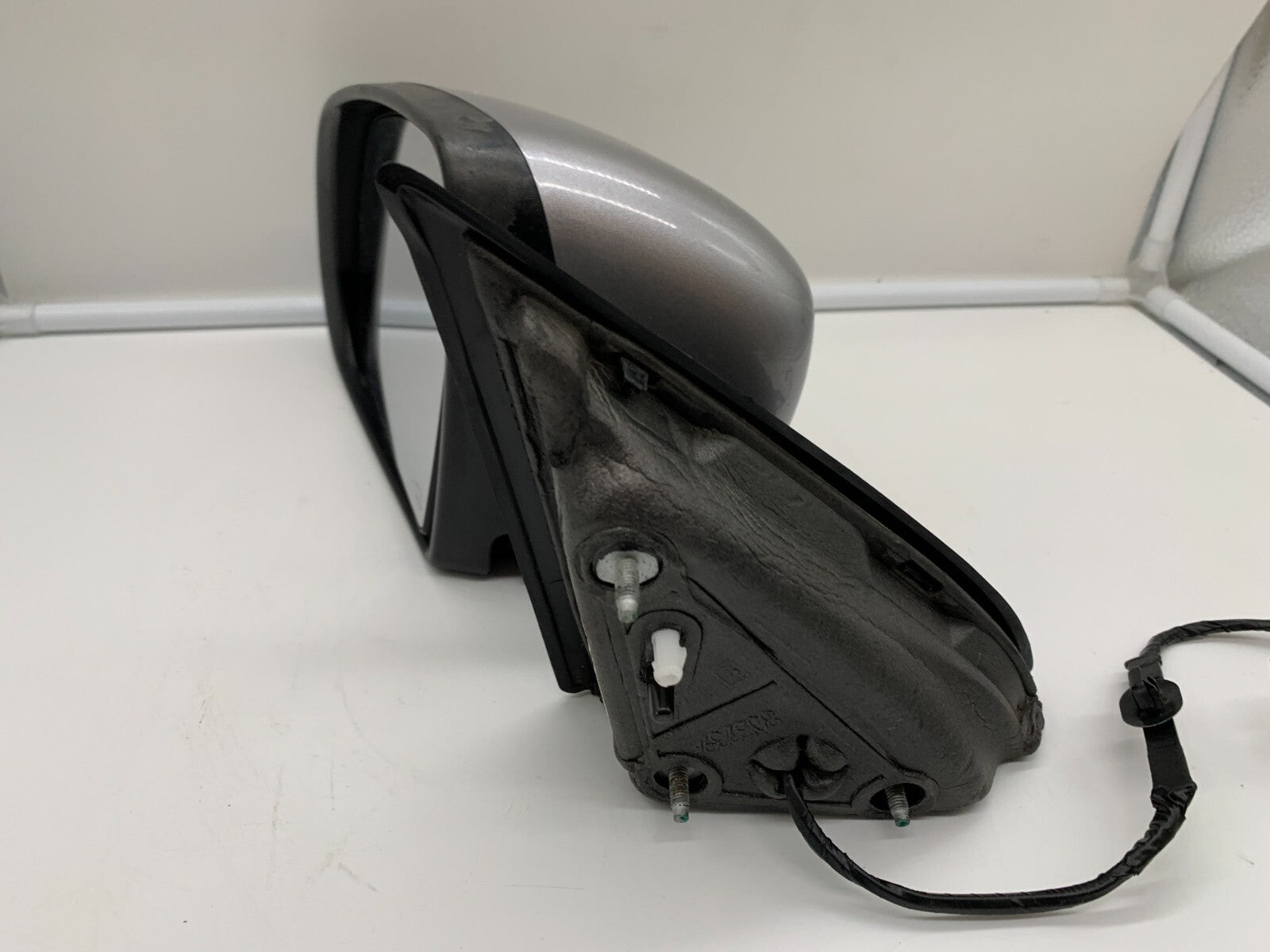 2014-2021 Jeep Cherokee Driver Side View Power Door Mirror Silver D01B57005
