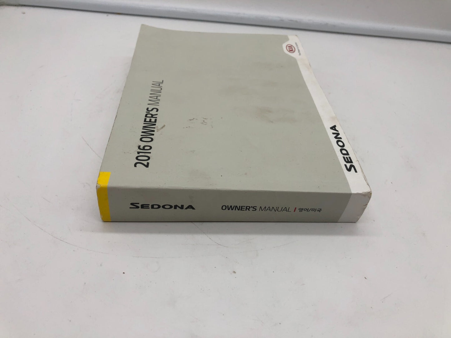 2016 Kia Sedona Owners Manual OEM A02B33005