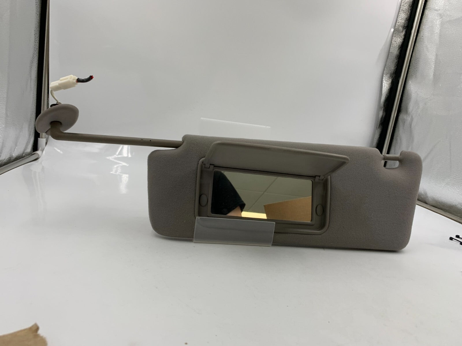 2002-2003 Lexus ES300 Driver Sun Visor Gray Illuminated OEM E03B67005