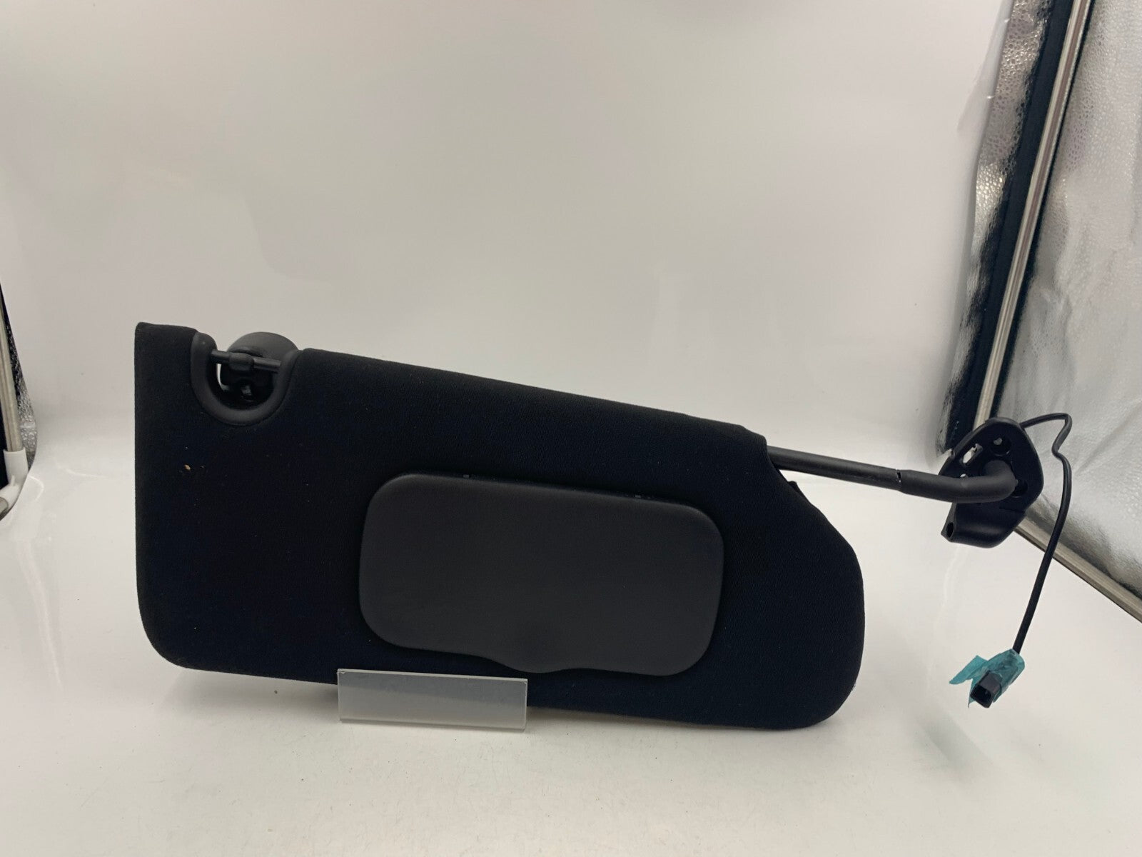 2006-2007 Cadillac DTS Passenger Sun Visor Black Illuminated OEM A01B42027