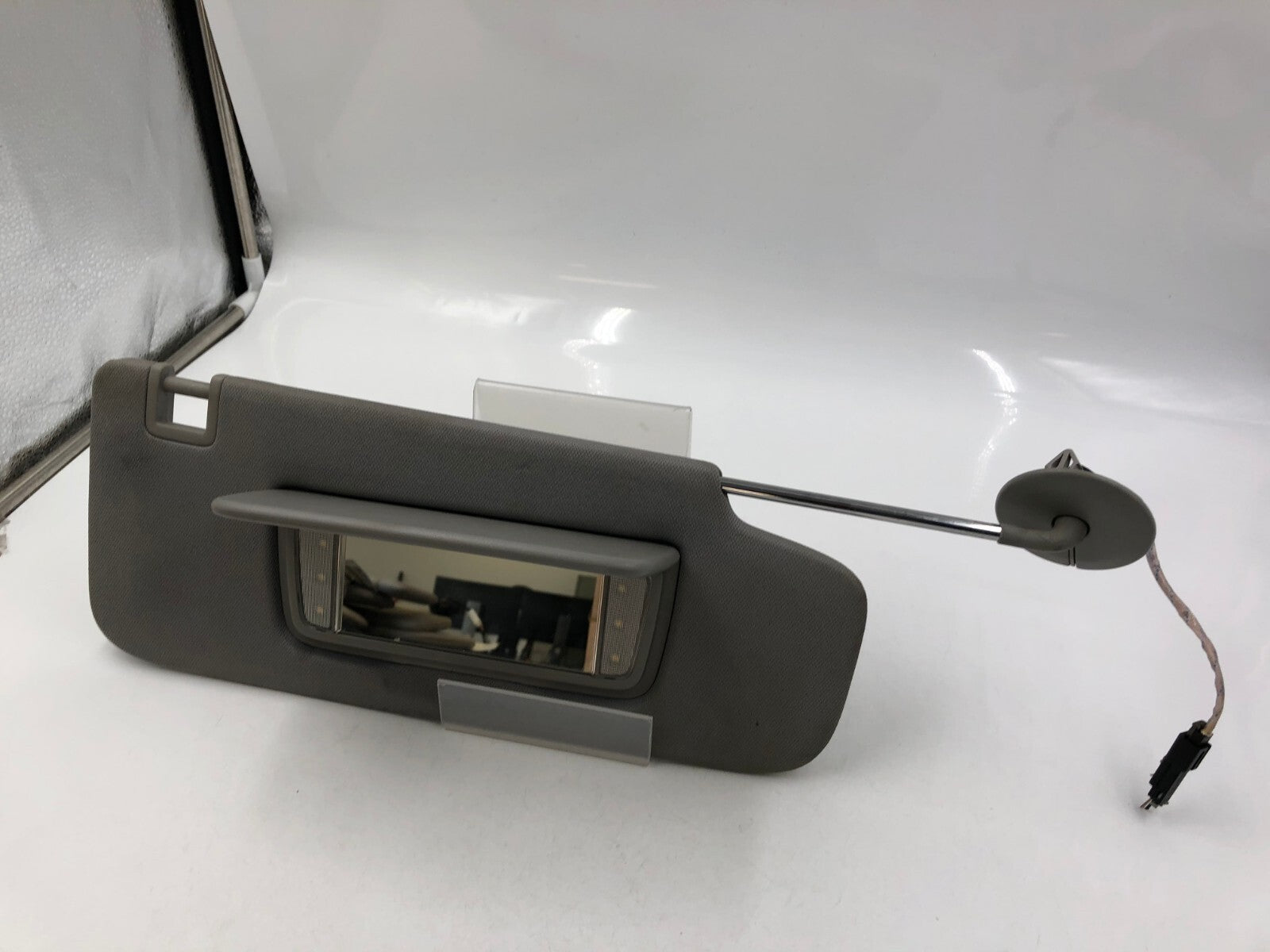 2020-2024 Chevrolet Equinox Passenger Sun Visor Gray Illuminated OEM A03B41056