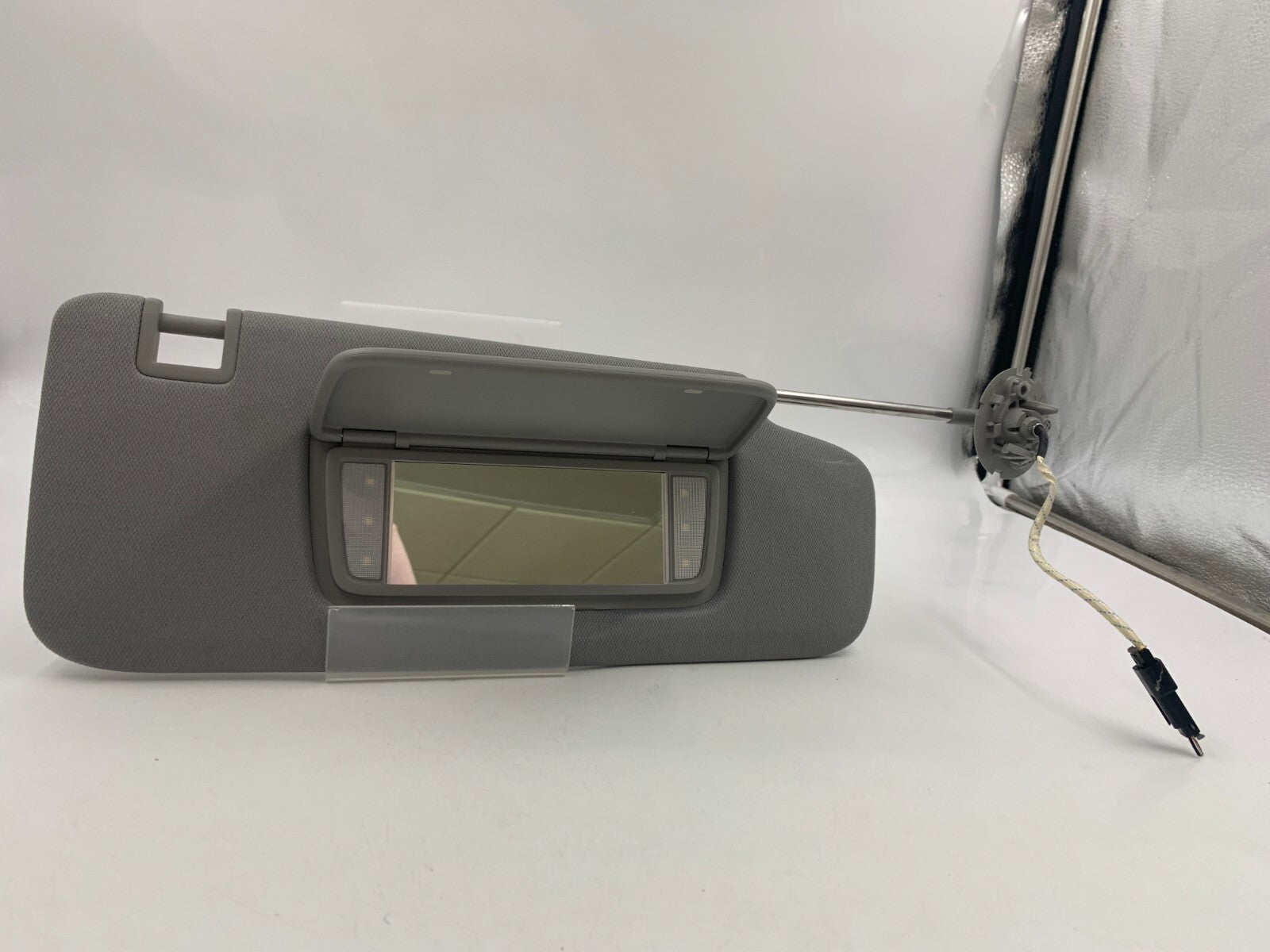 2018-2019 Chevrolet Equinox Passenger Sun Visor Gray Illumin C03B36023