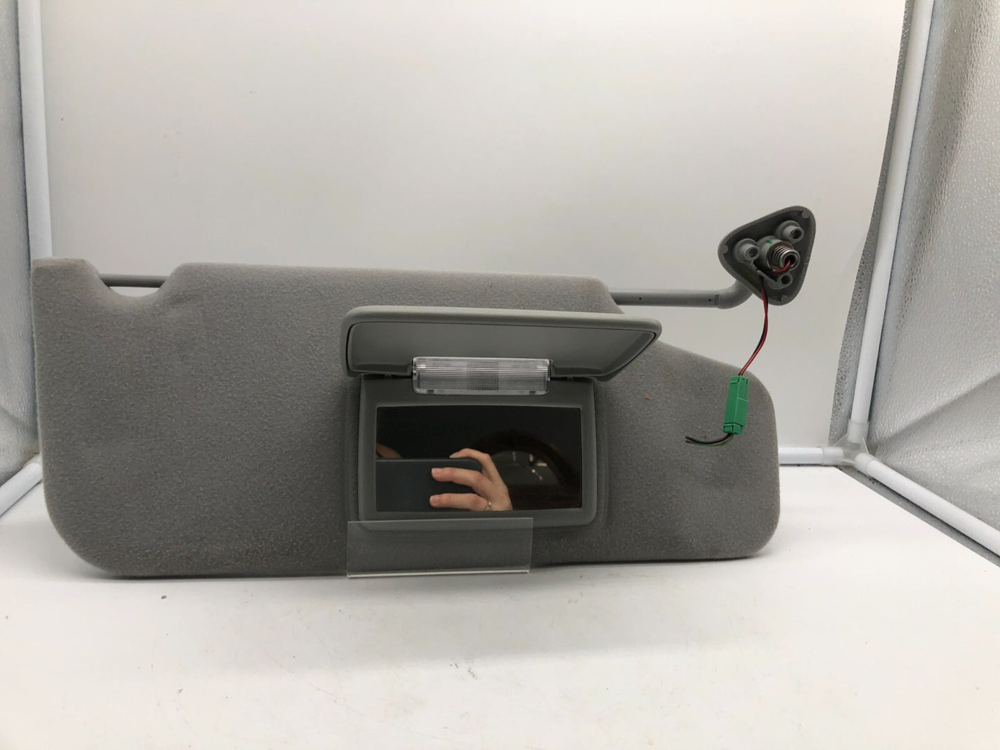 2005-2007 Ford Five Hundred Passenger Sun Visor Gray Illuminated OEM D02B01054