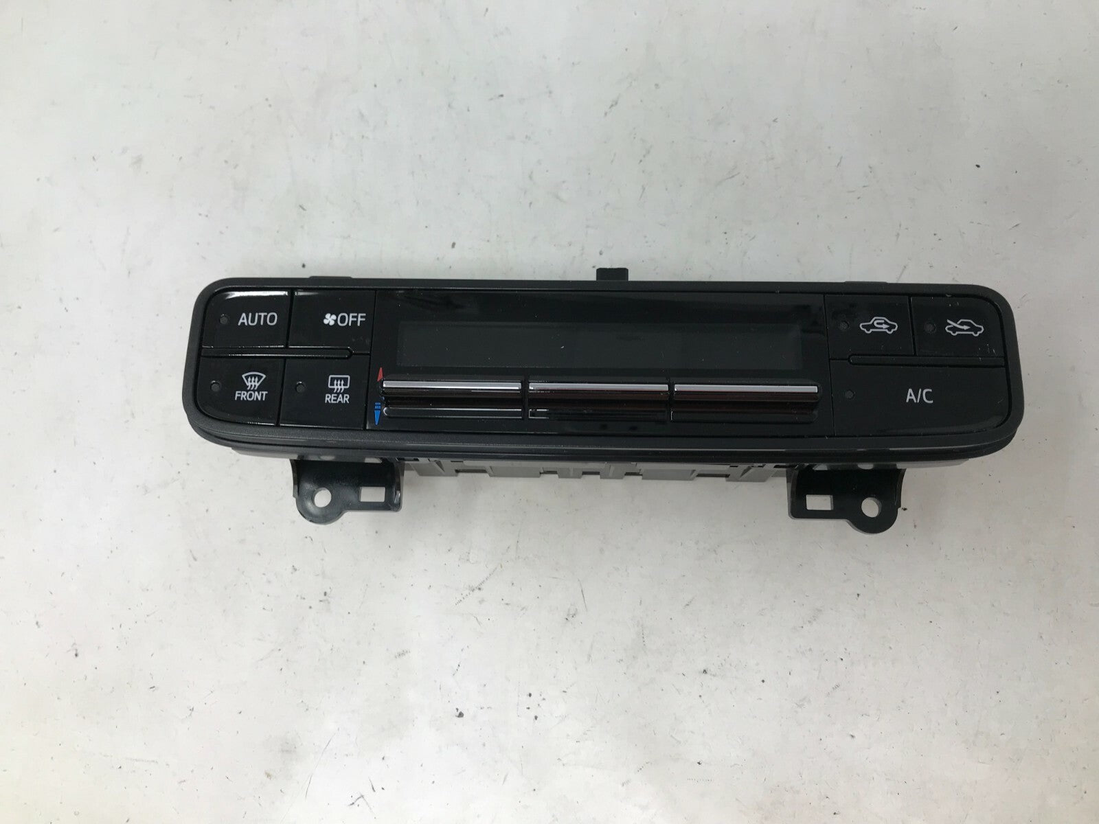 2017-2019 Toyota Corolla AC Heater Climate Control Unit OEM D02B39011
