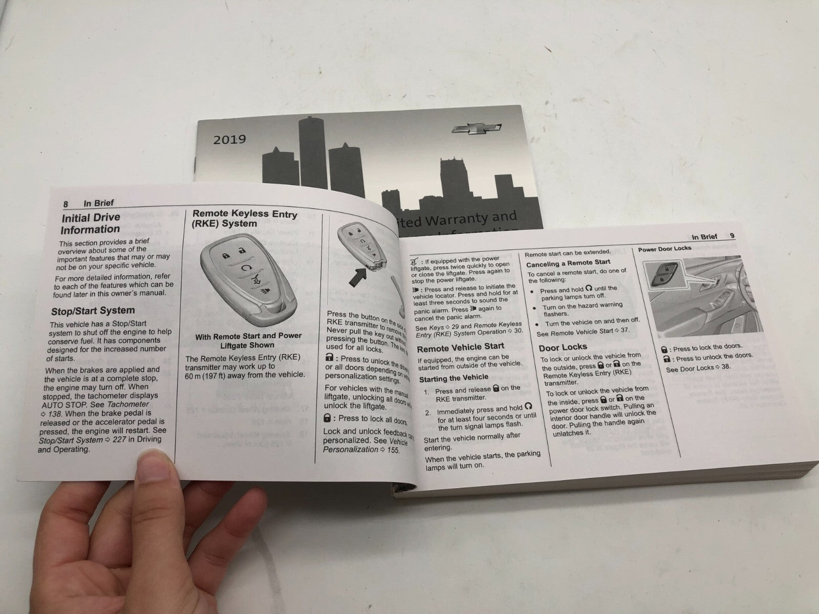 2019 Chevrolet Traverse Owners Manual Set OEM D02B01059