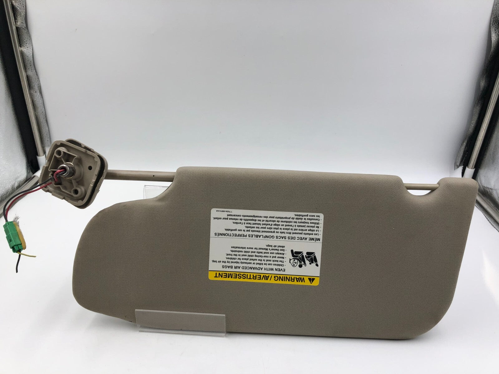 2010-2012 Lincoln MKT Passenger Sun Visor Beige illuminated OEM B01B02004