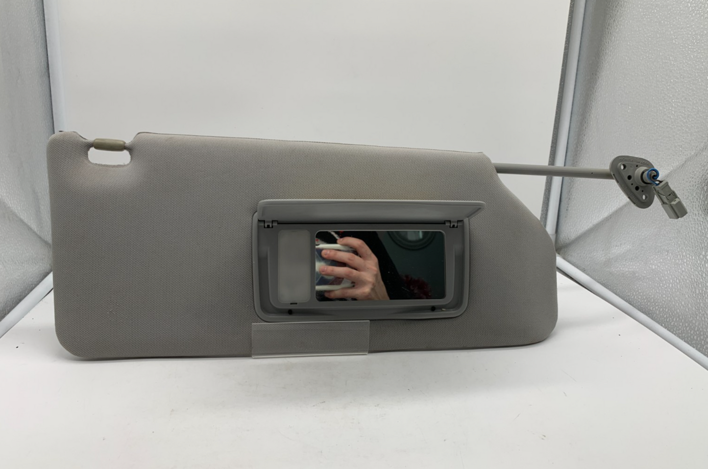 2005 Honda Odyssey Passenger Sun Visor Illuminated Gray OEM