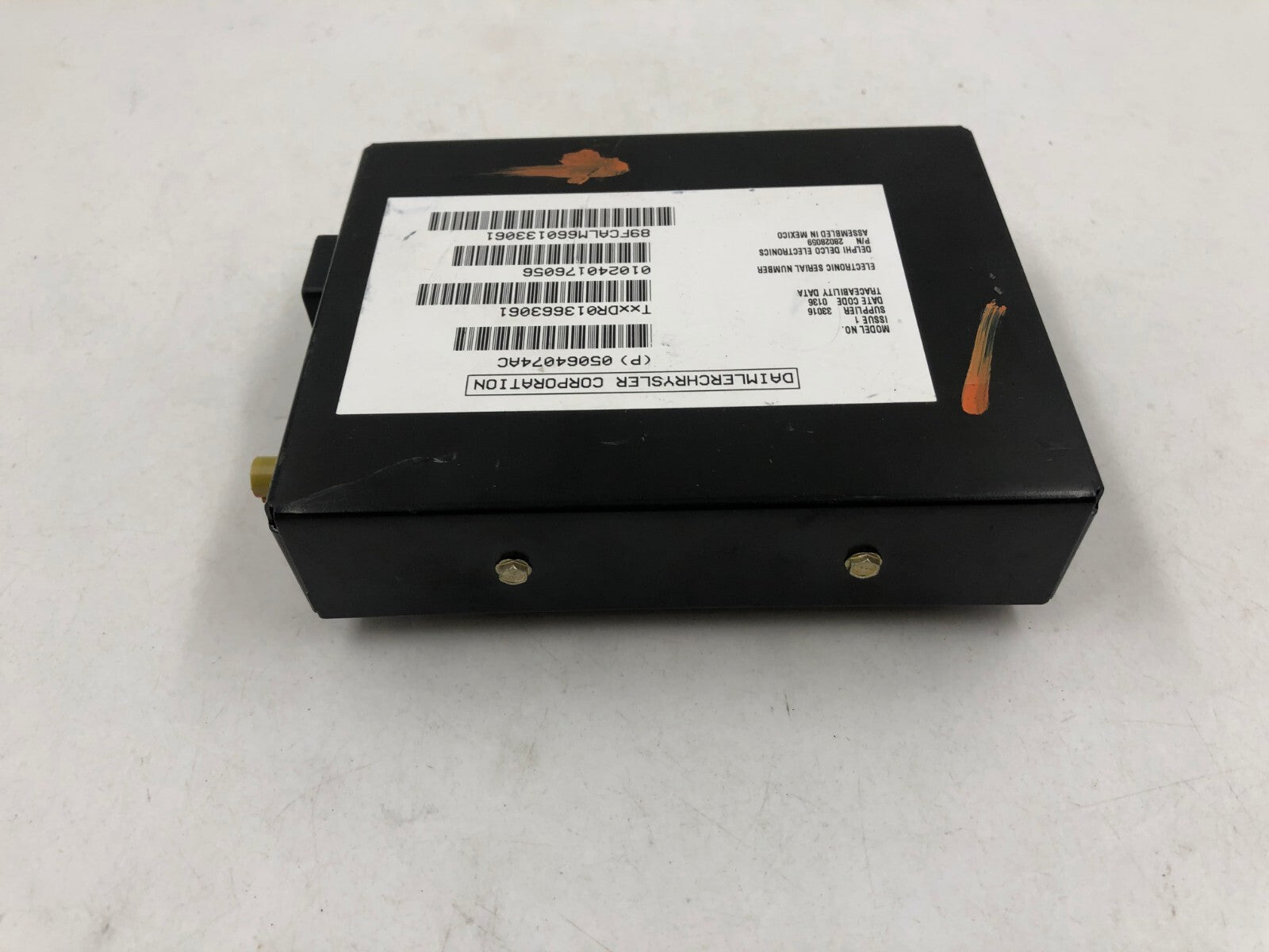 2005-2007 Chrysler Town & Country Radio Satellite Receiver OEM D02B42050